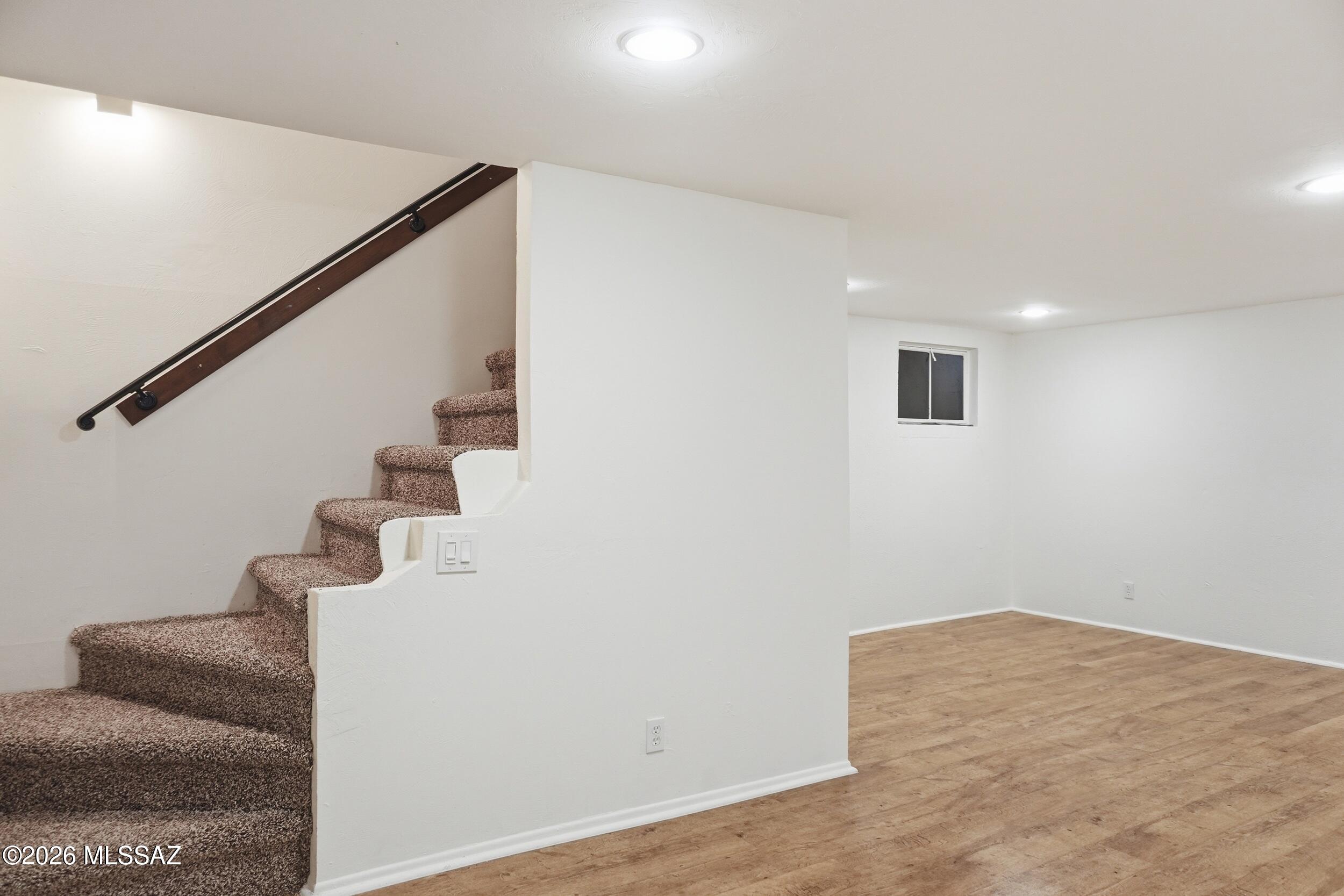 Rolling Hills Towne House - Residential