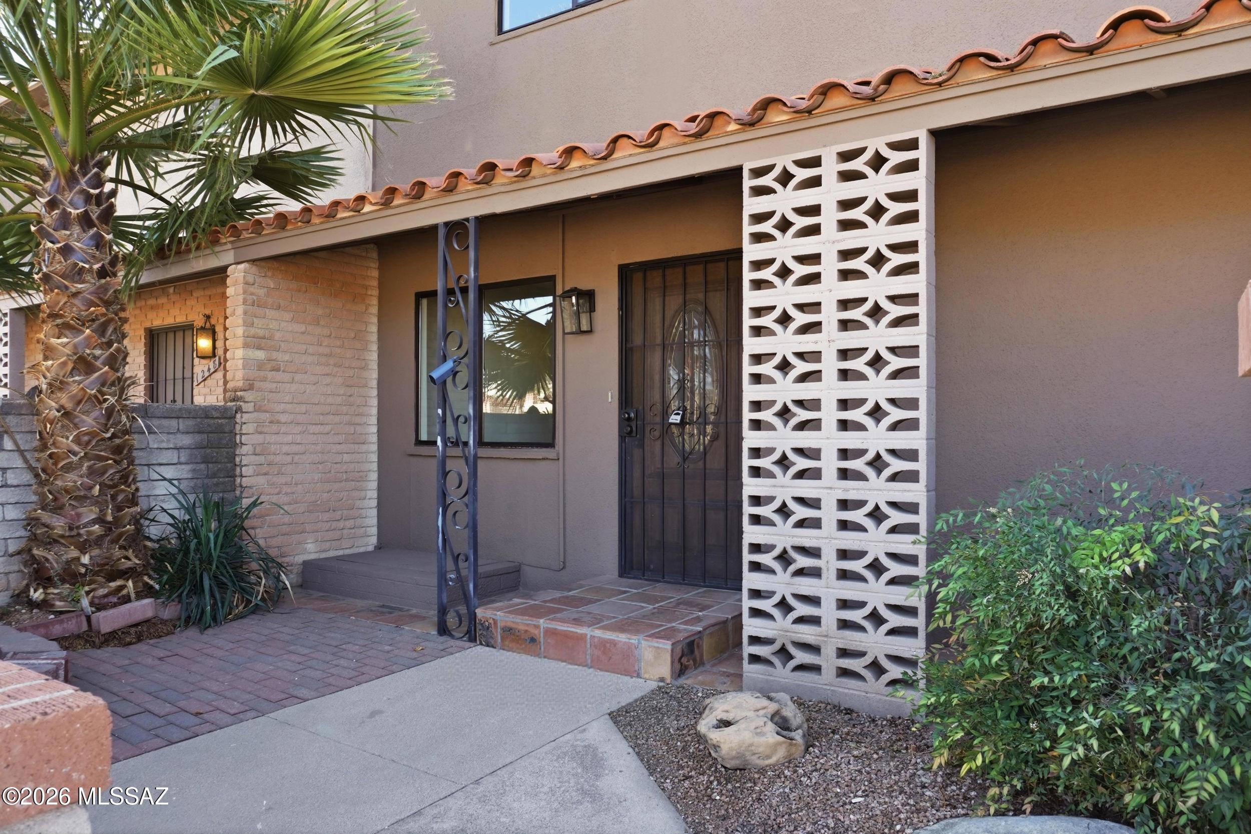 Rolling Hills Towne House - Residential