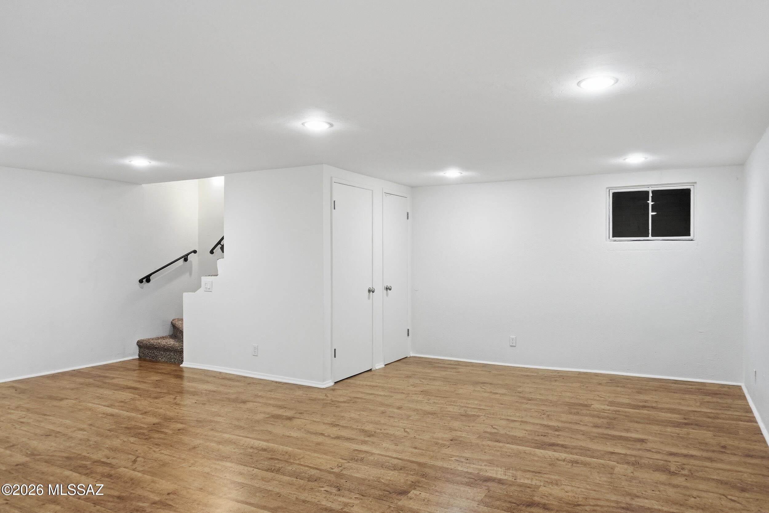Rolling Hills Towne House - Residential