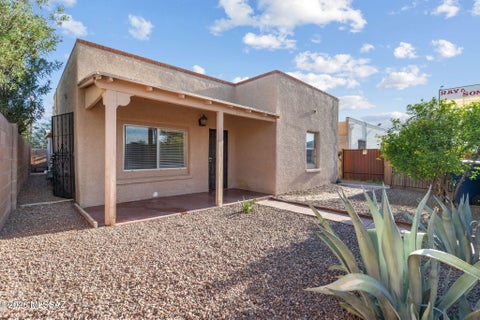 Photo of 131 W 29th Street, Tucson, AZ 85713 (MLS # 22621099)