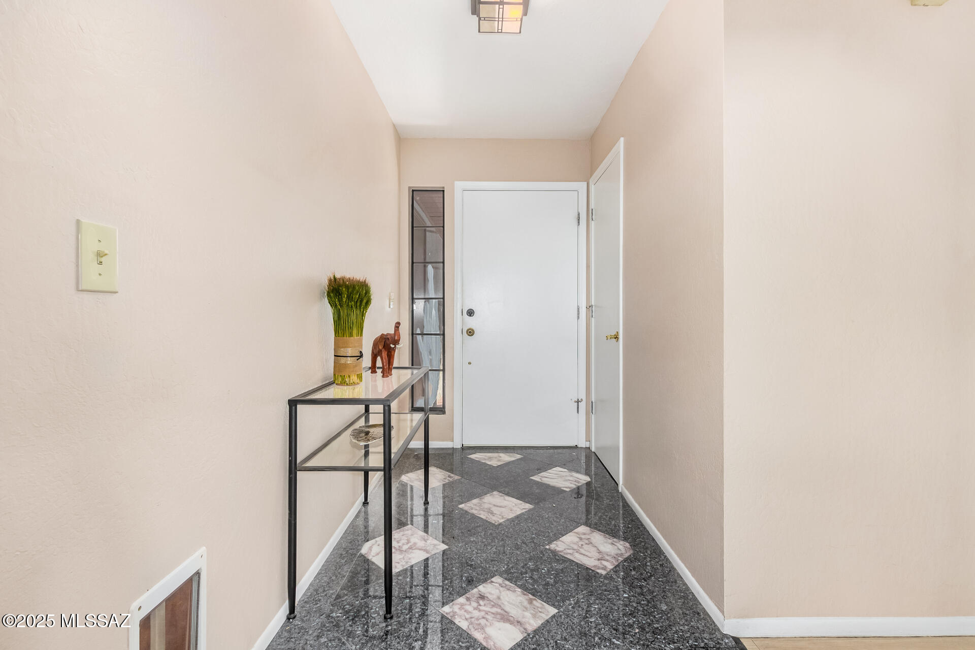 1525 N Bryant Avenue