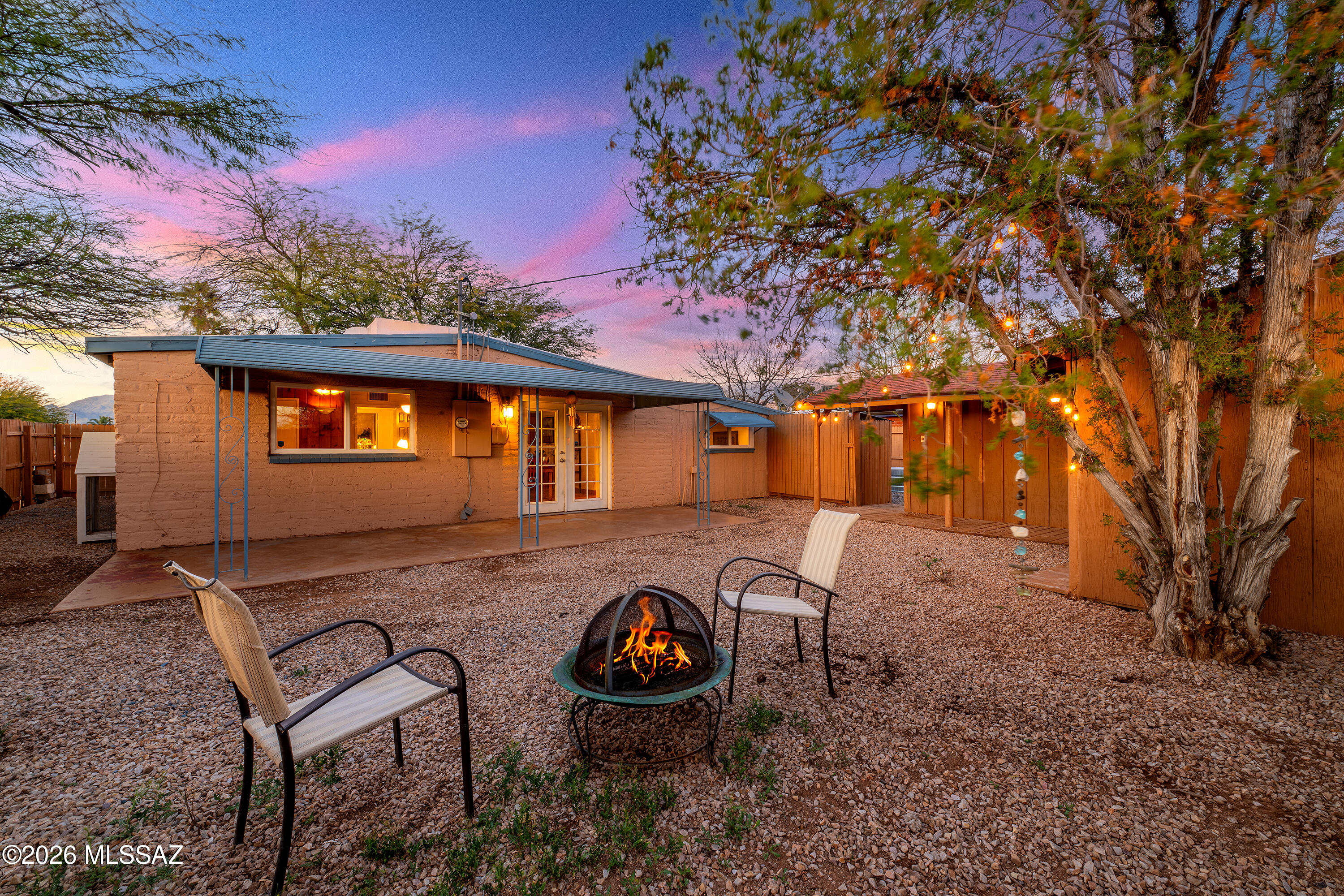 4402 E Waverly Street