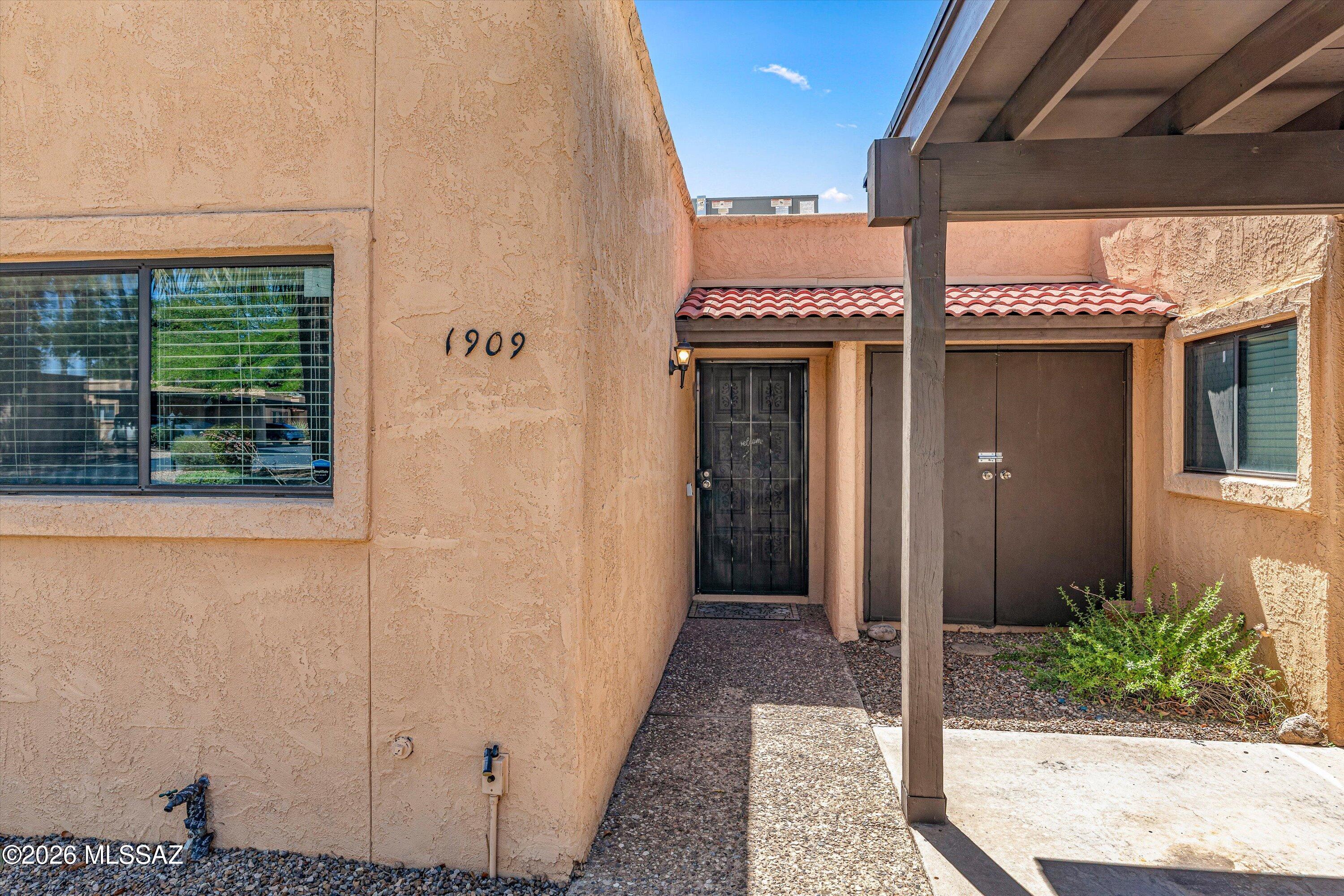 1909 N Linden Circle