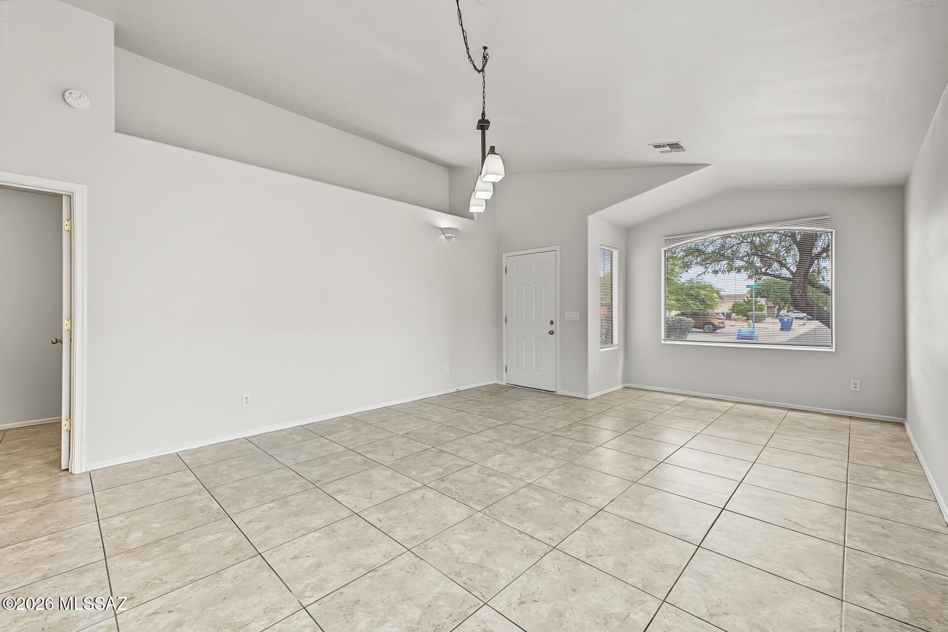 4432 S Paseo Rio Bravo