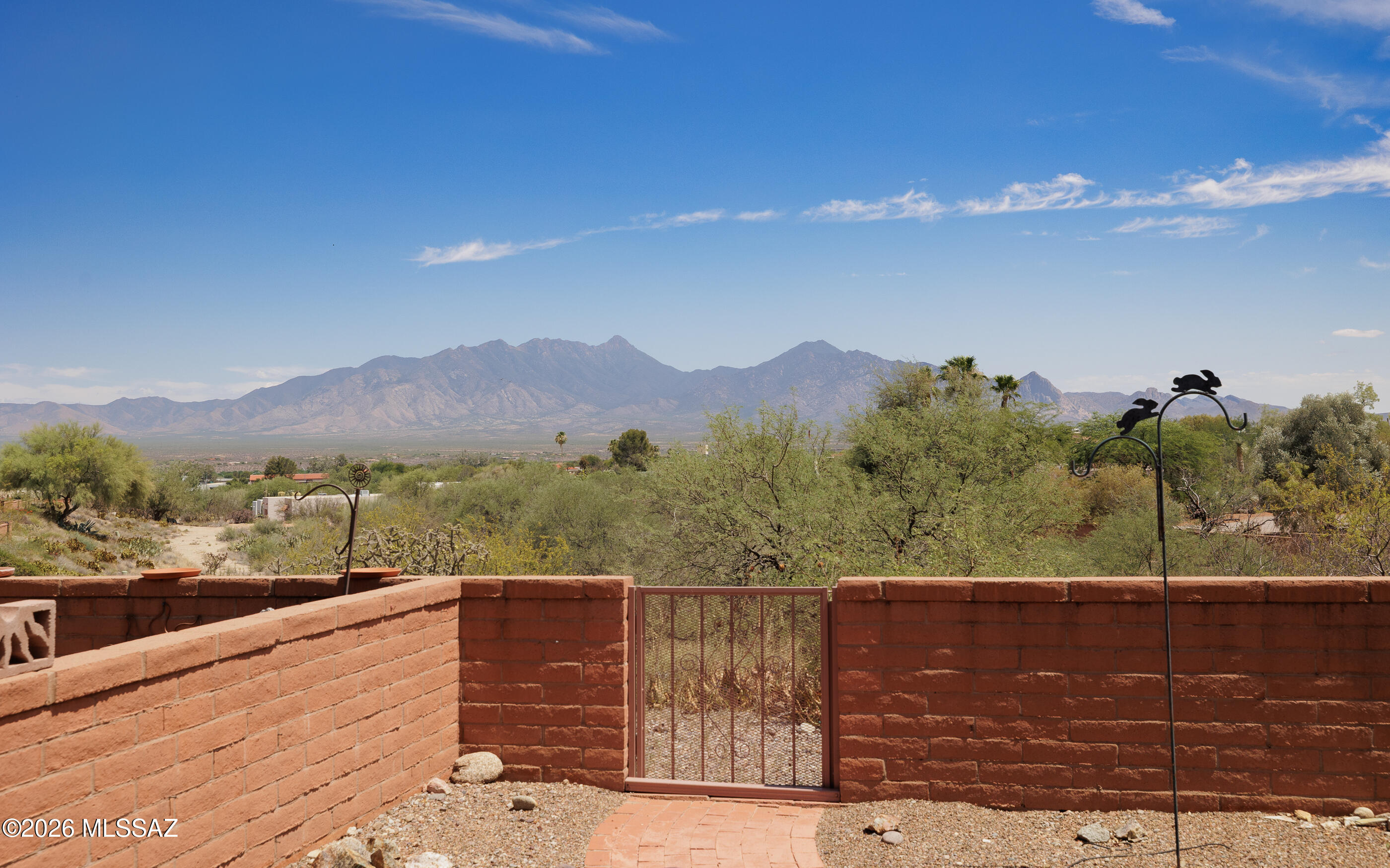 825 W Bella Vista Drive