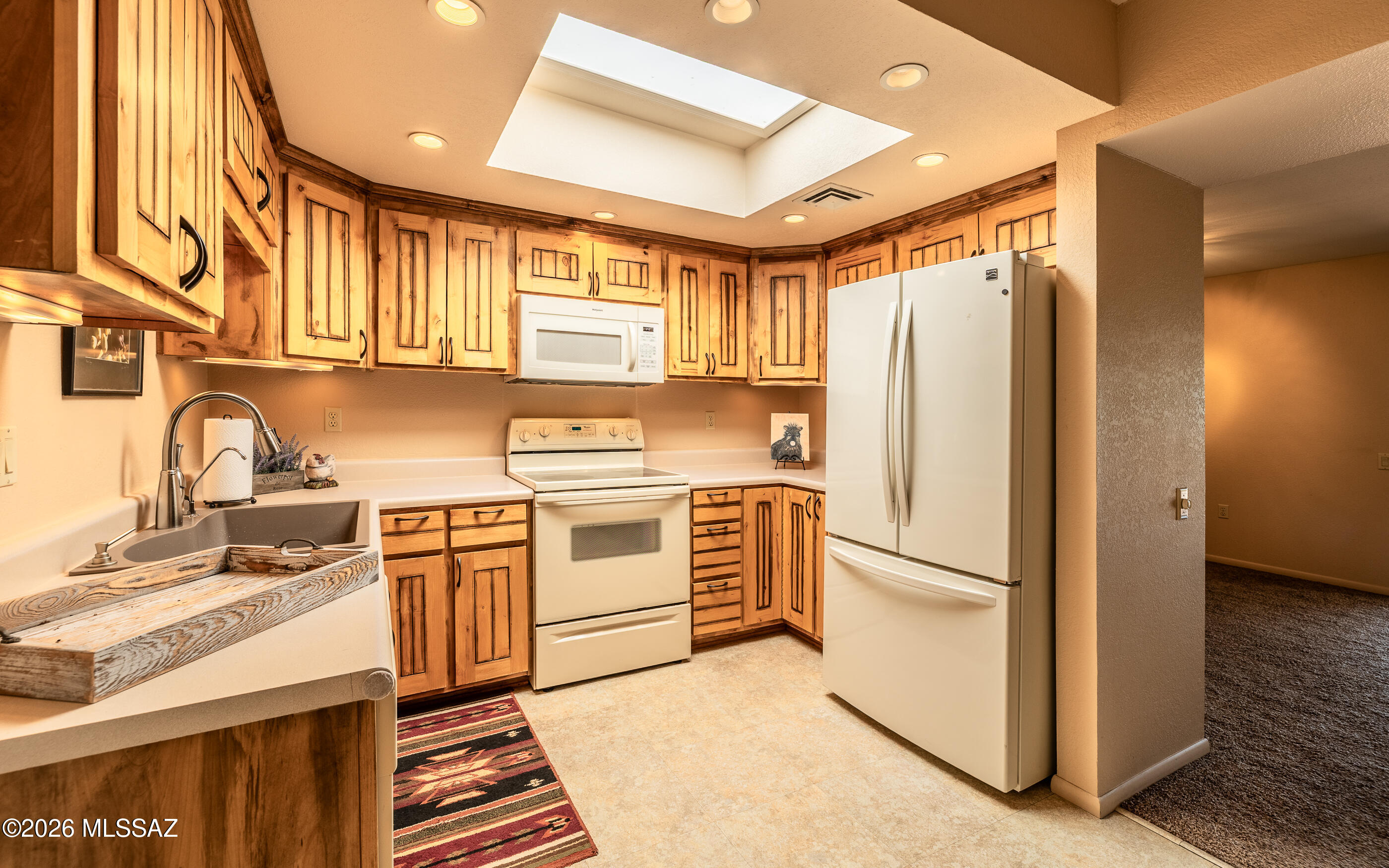 825 W Bella Vista Drive