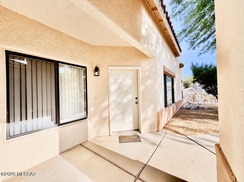 1519 N Paseo La Tinaja