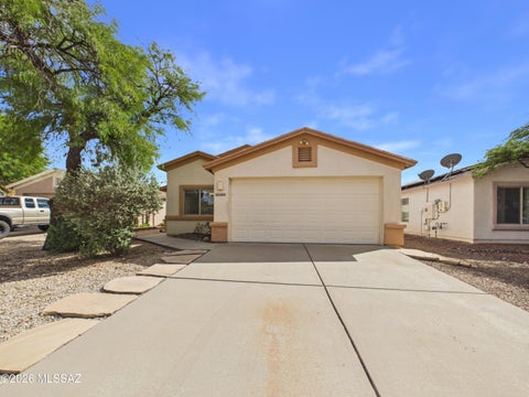 Photo of 10096 Desert Valley Place, Tucson, AZ 85747 (MLS # 22622996)