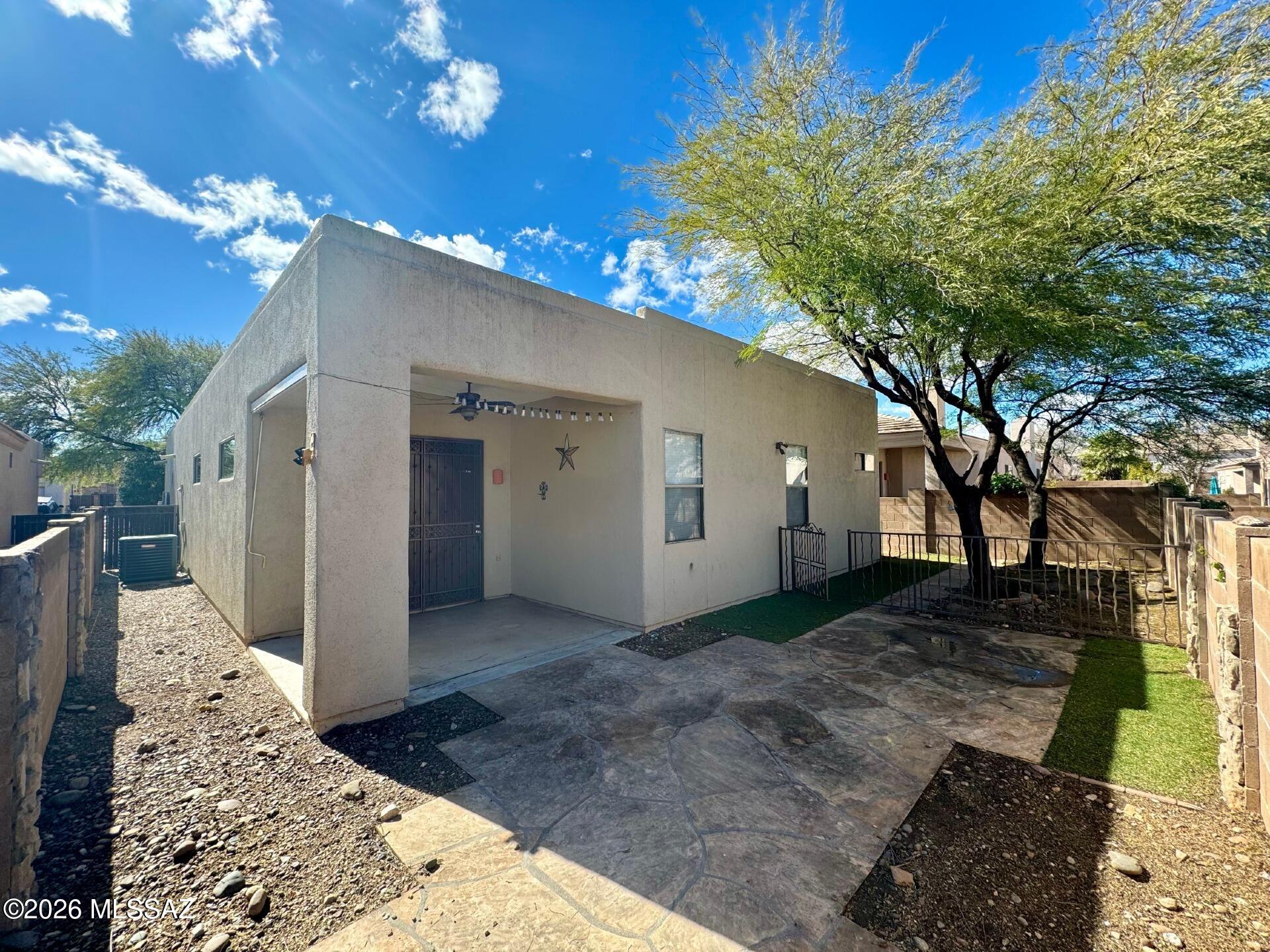 Rancho Esperero (1-343) - Residential Lease