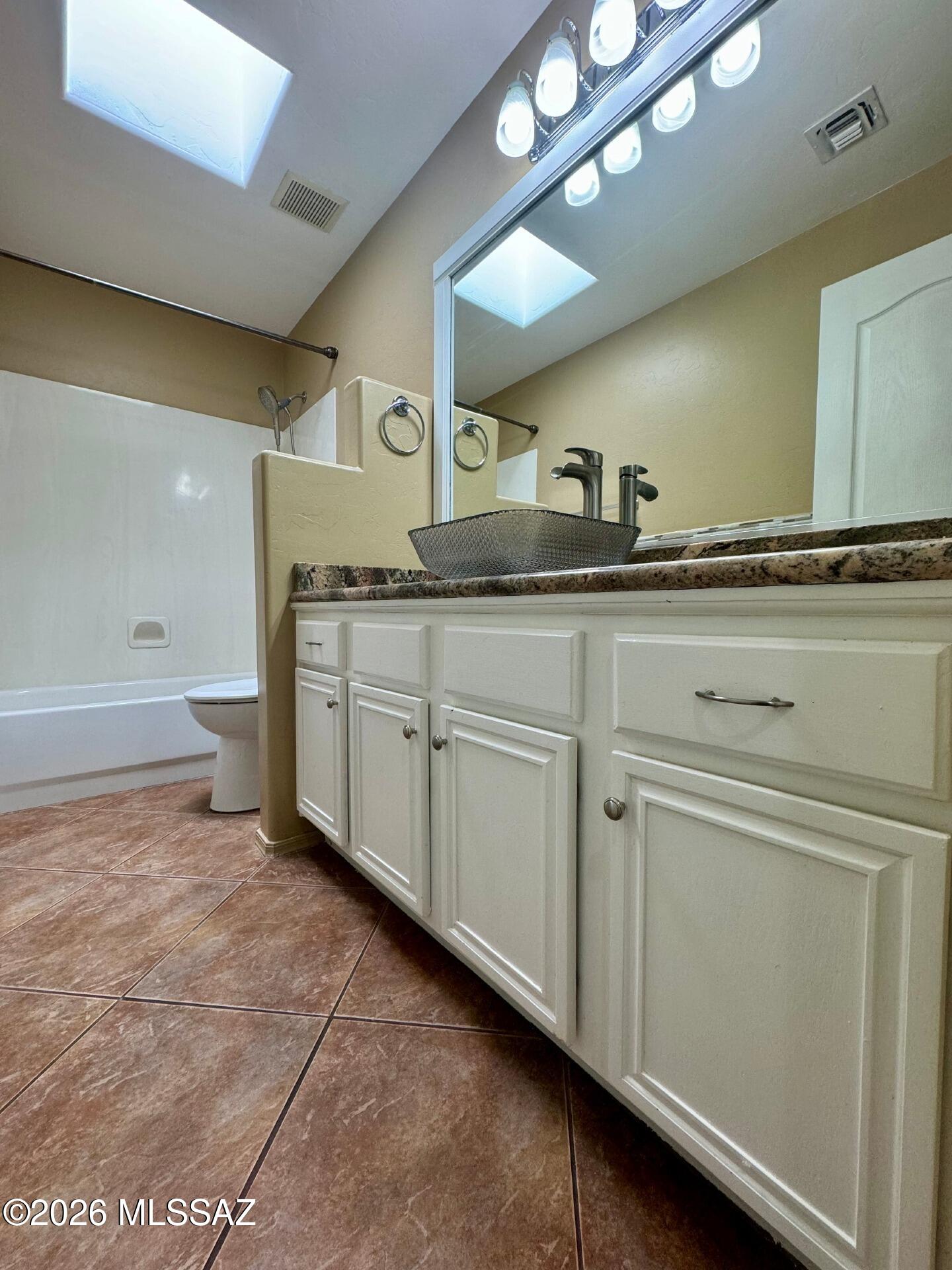 Rancho Esperero (1-343) - Residential Lease