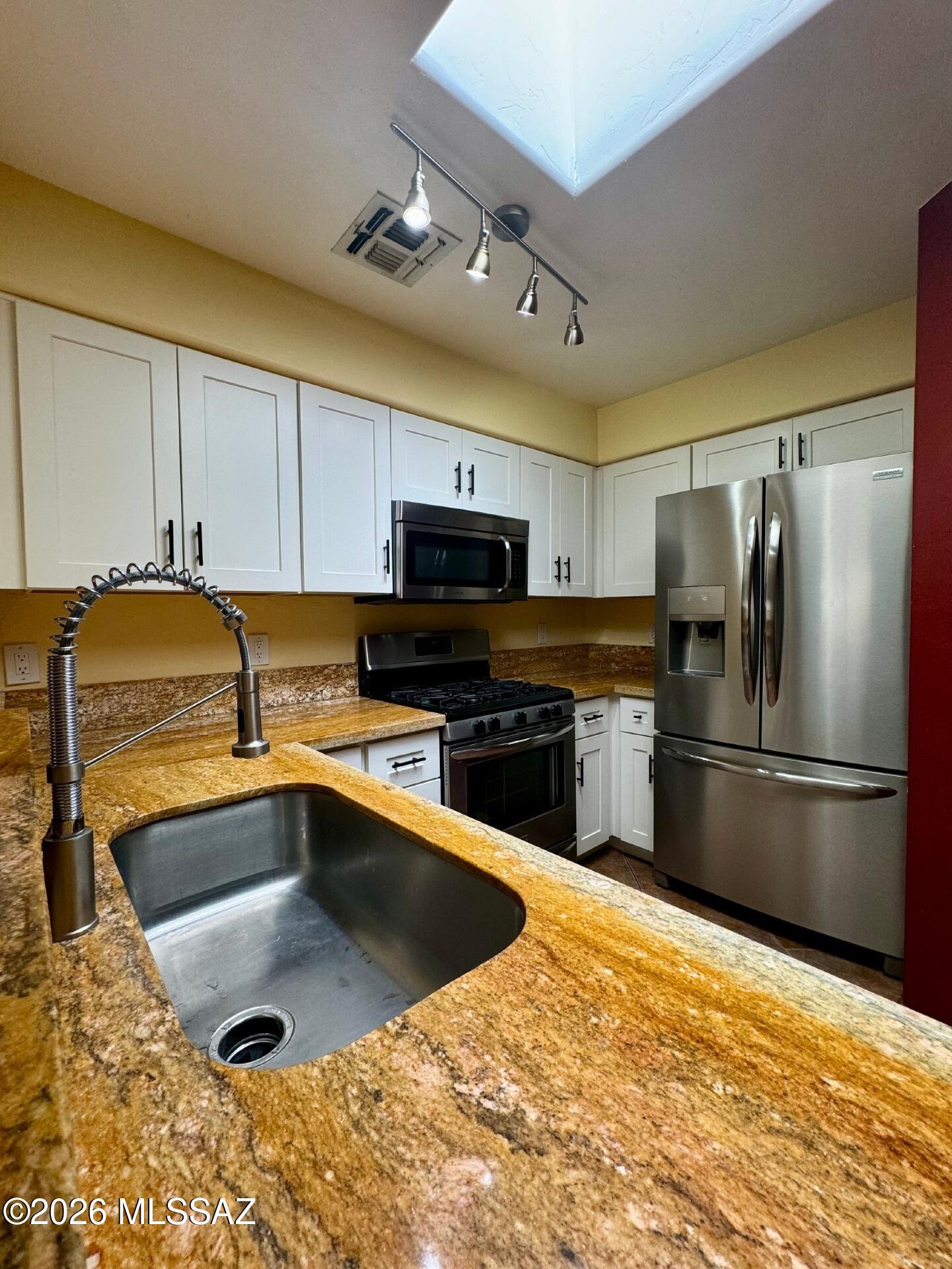 Rancho Esperero (1-343) - Residential Lease
