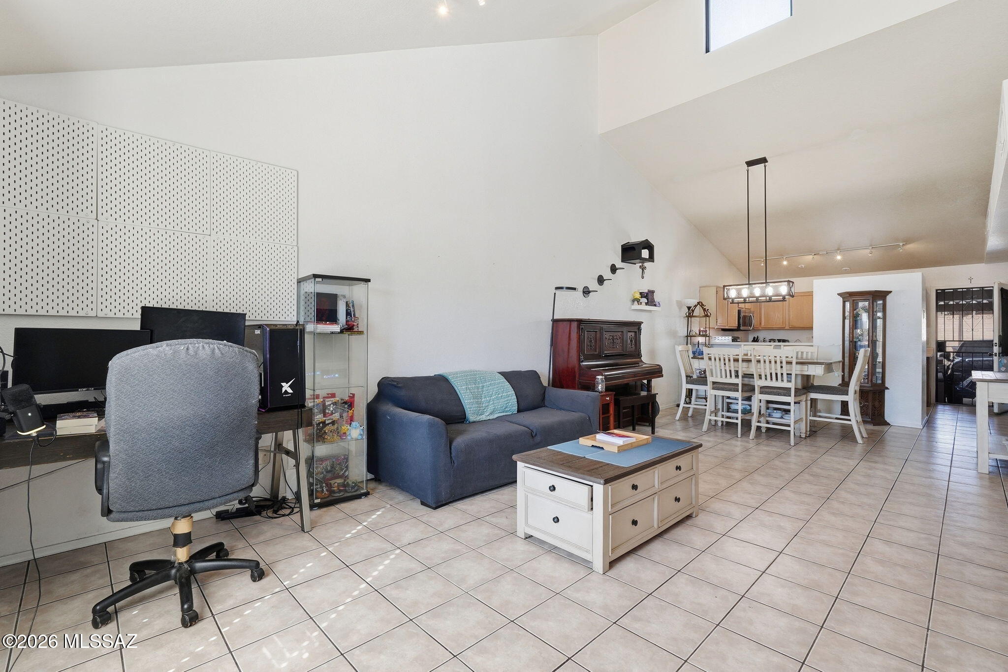 2721 N Pacific Drive