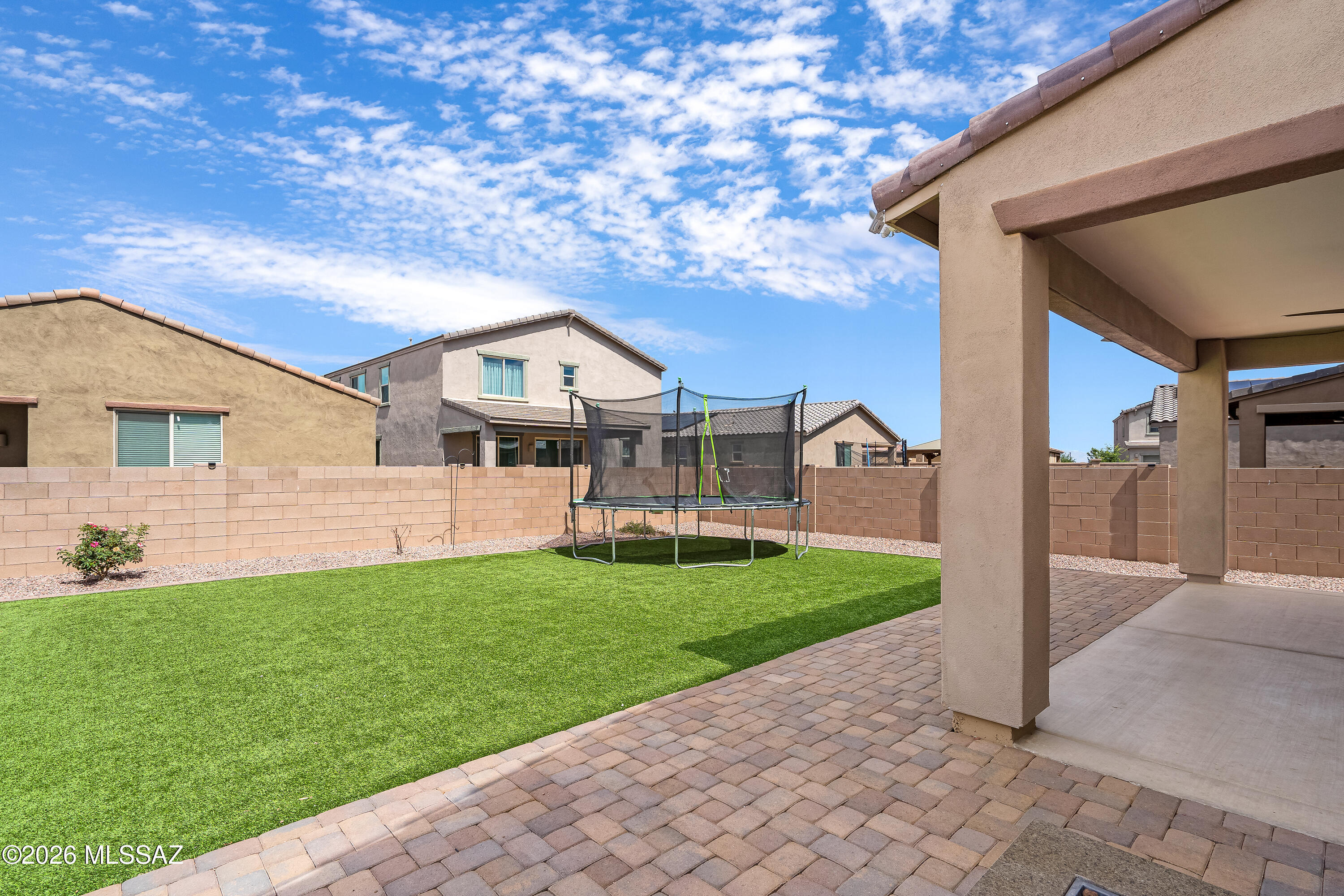 Entrada Del Rio - Residential