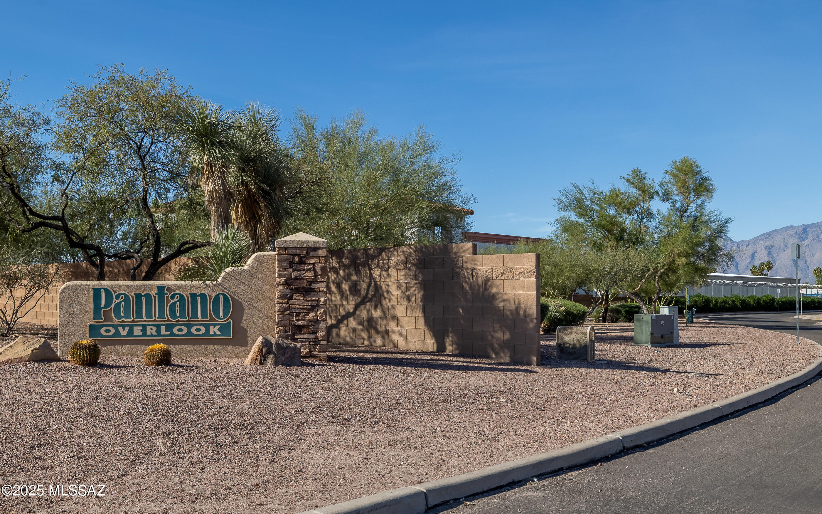 Pantano Overlook - Residential