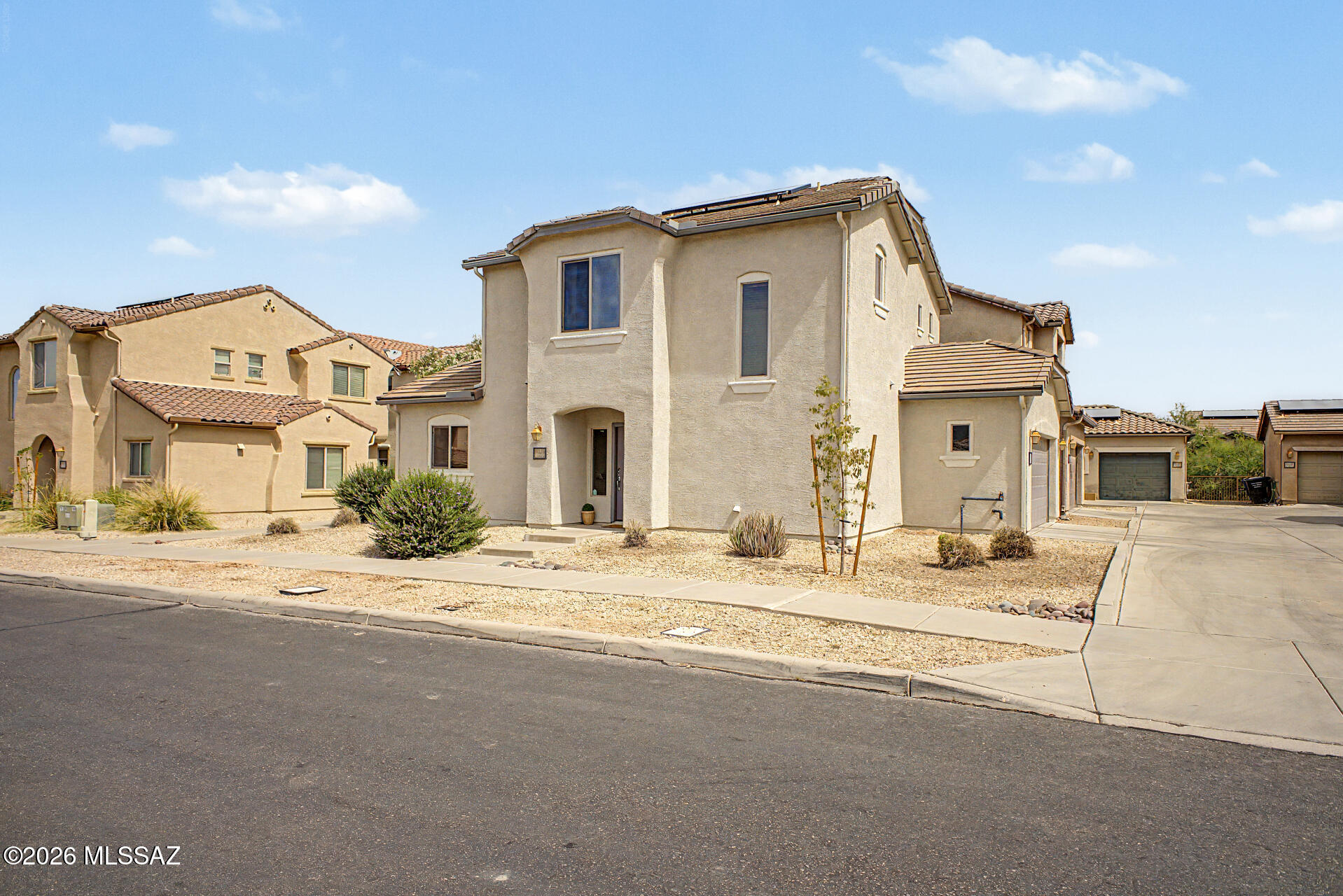 10533 E Native Rose Trail