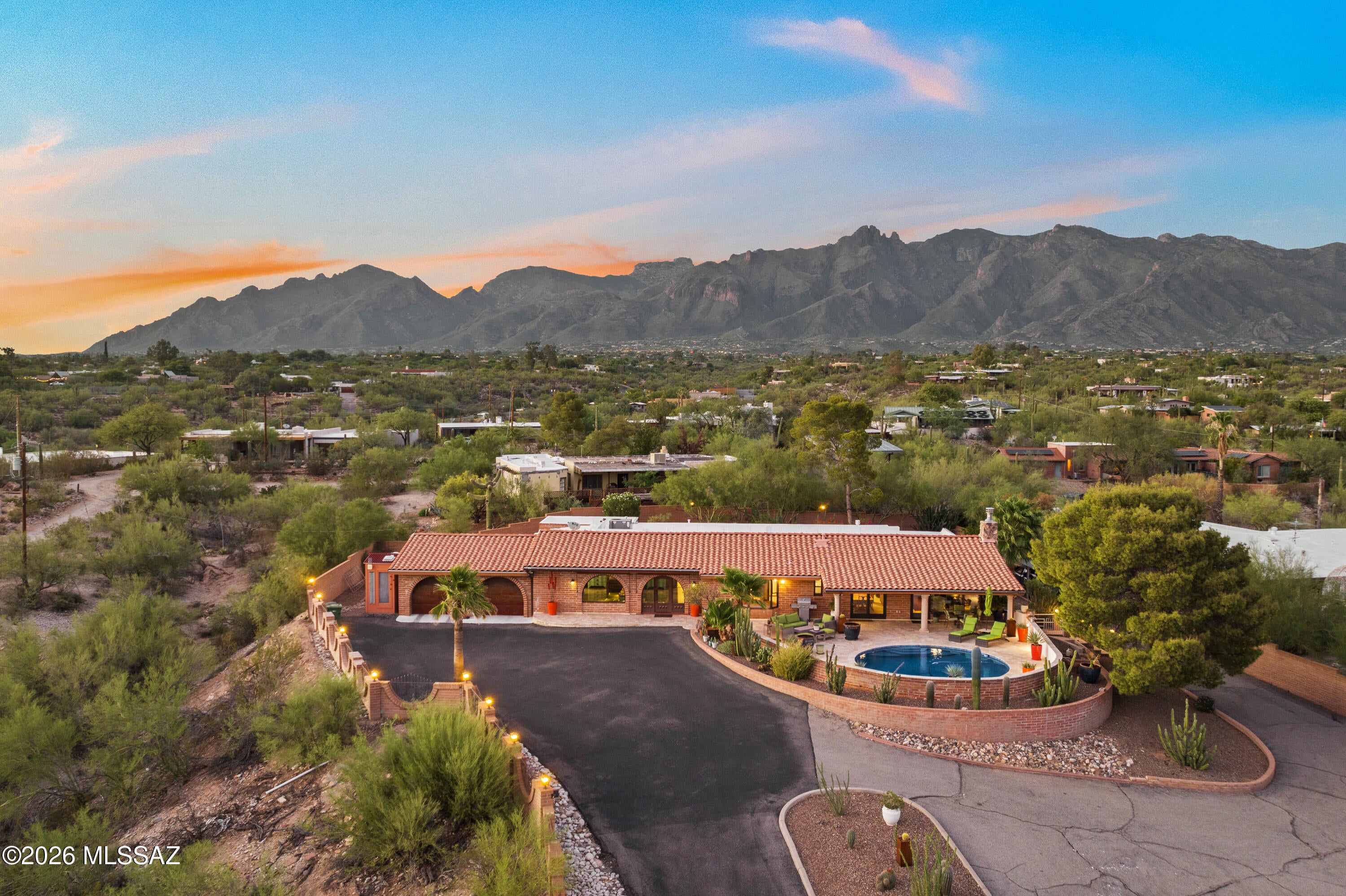 4525 N Camino Escuela