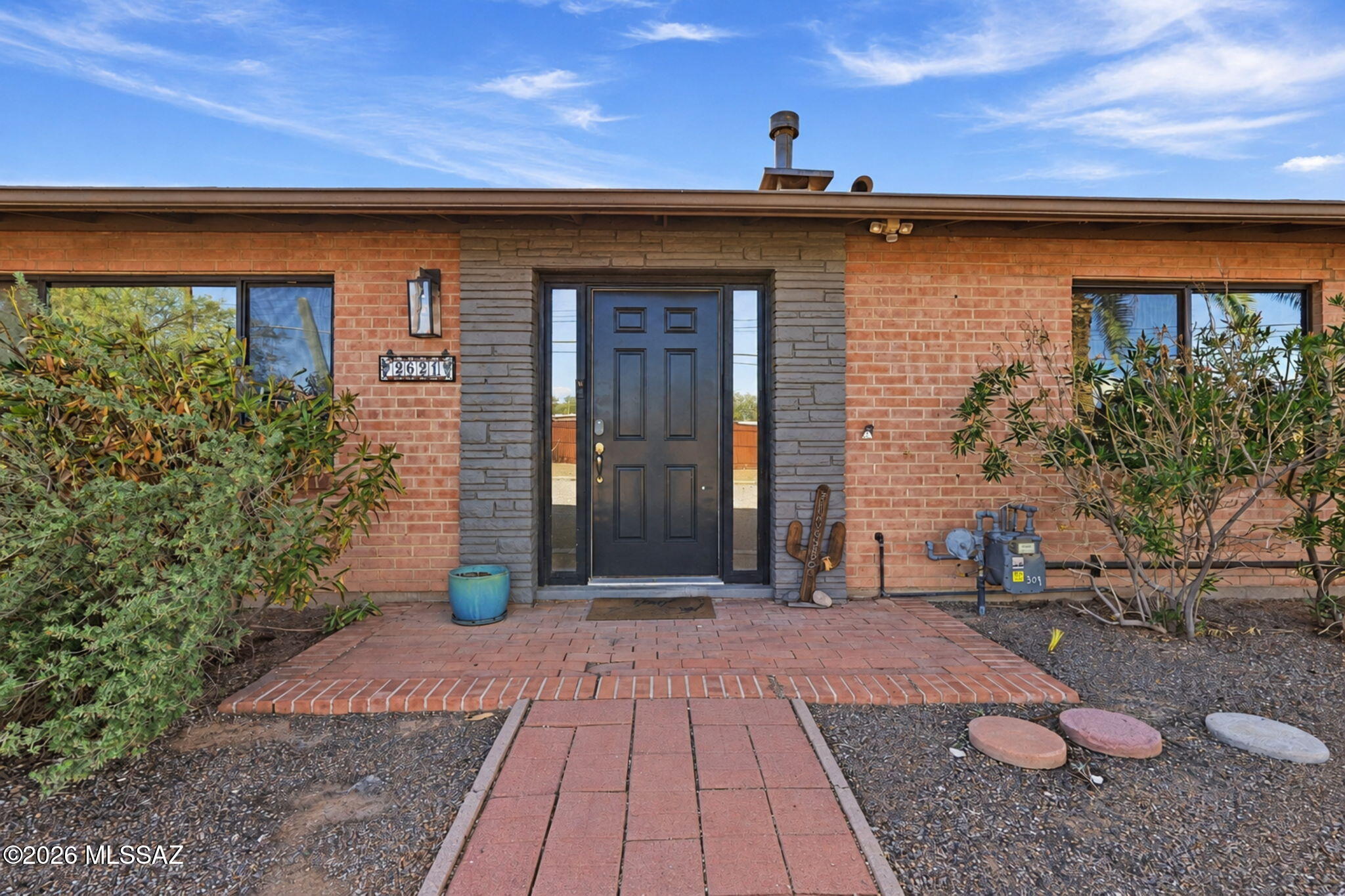 2621 N Swan Road