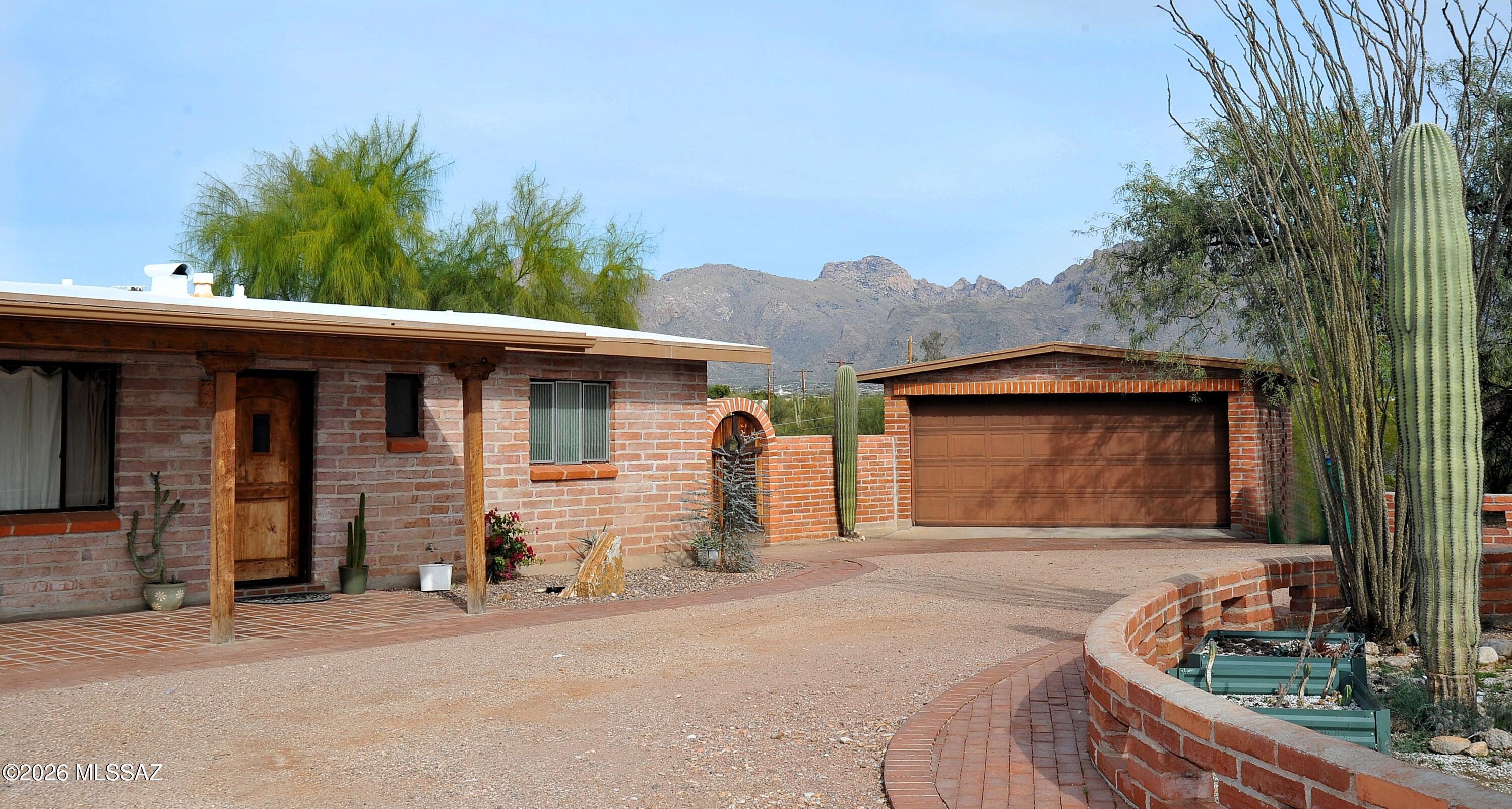 5625 N Genematas Drive