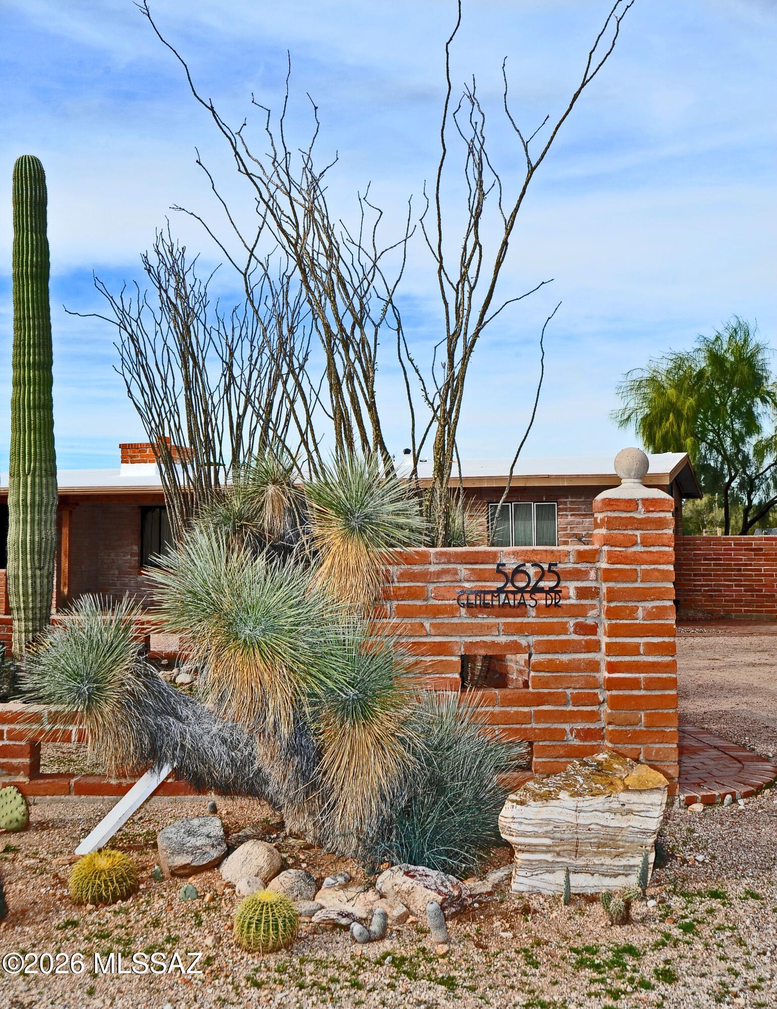 5625 N Genematas Drive