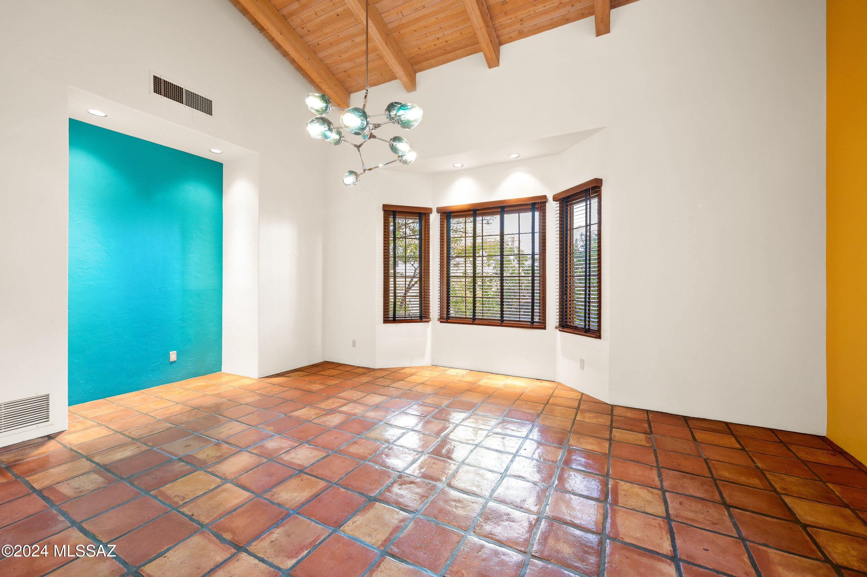 Finisterra (1-210) - Residential
