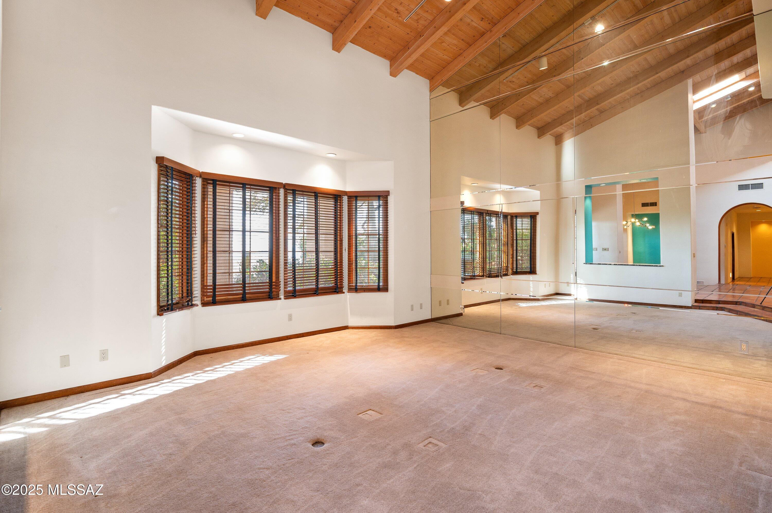 Finisterra (1-210) - Residential