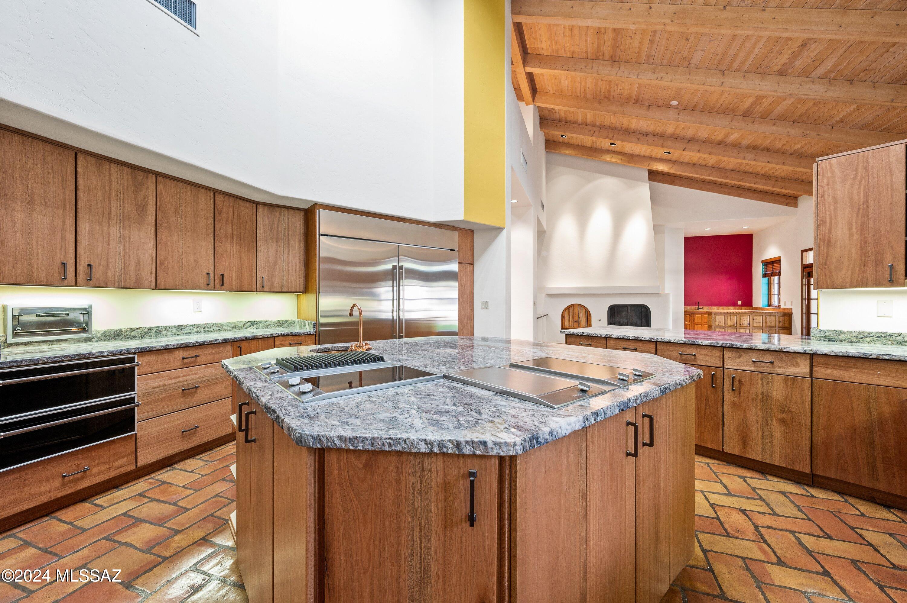 Finisterra (1-210) - Residential