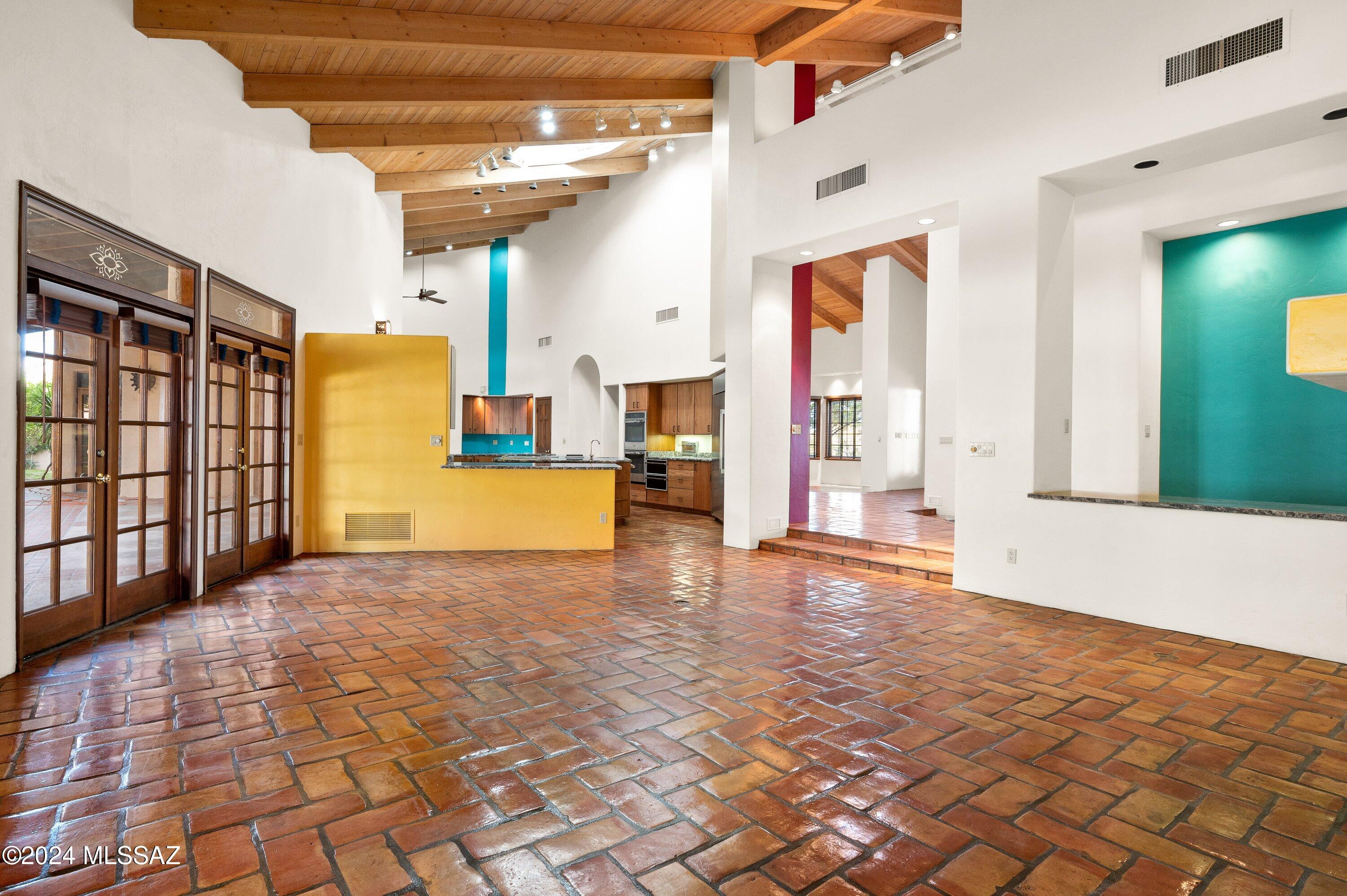 Finisterra (1-210) - Residential
