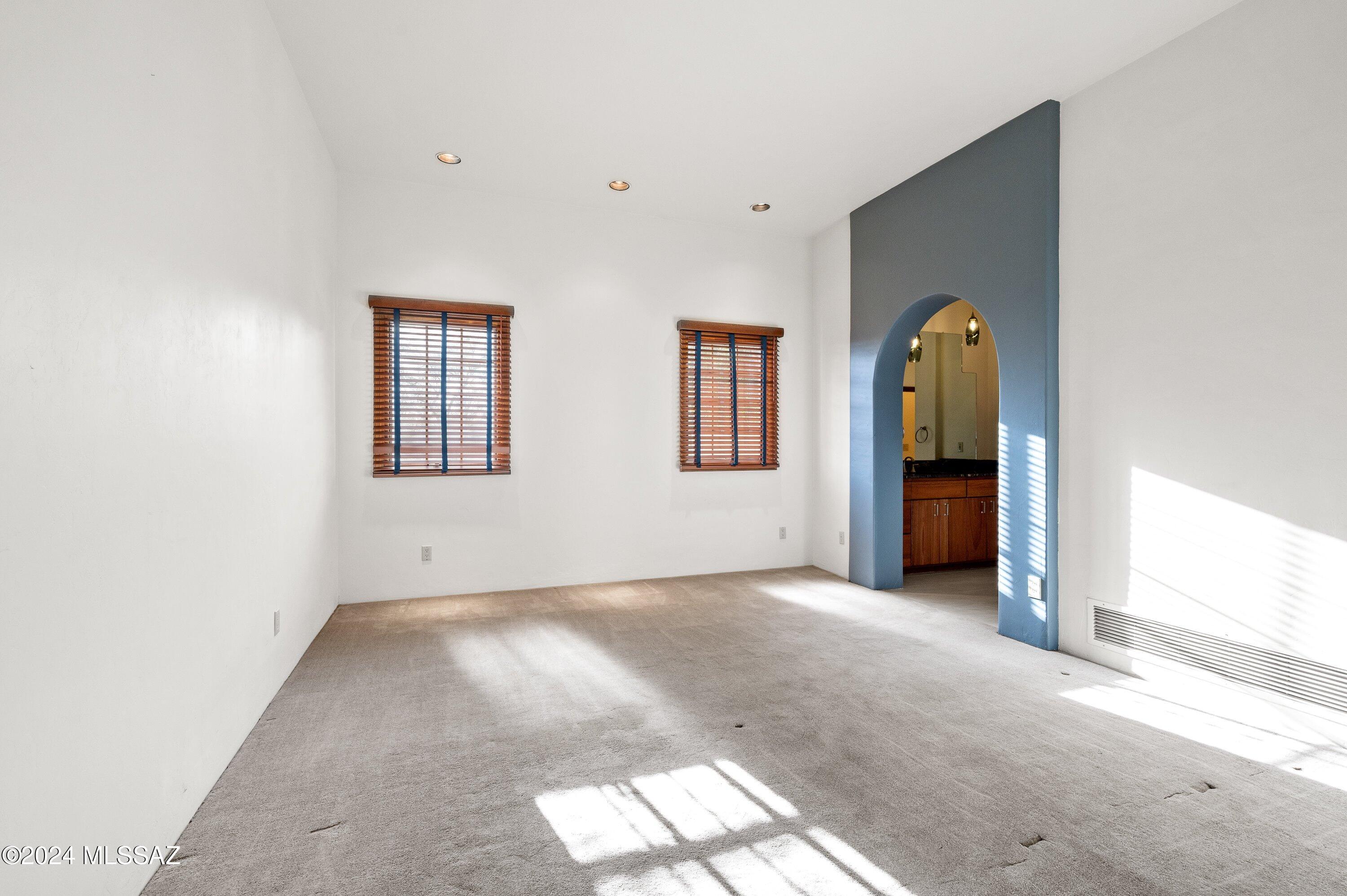 Finisterra (1-210) - Residential