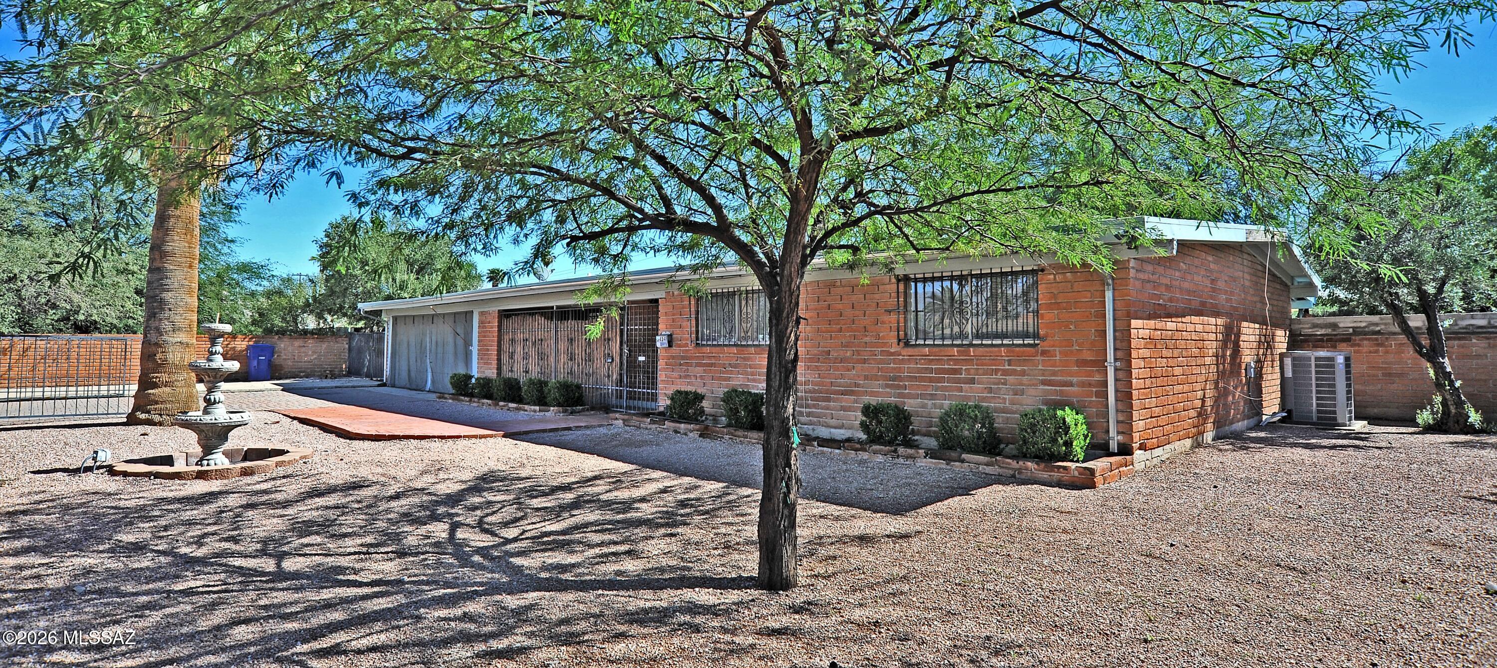 3434 E 5th Street