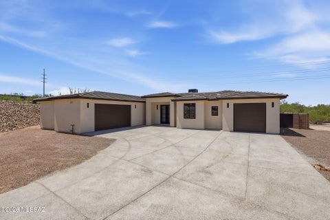 Photo of 1044 W Roller Coaster Road, Tucson, AZ 85704 (MLS # 22620113)