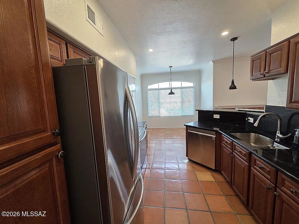 Pinnacle Canyon Condominium - Residential