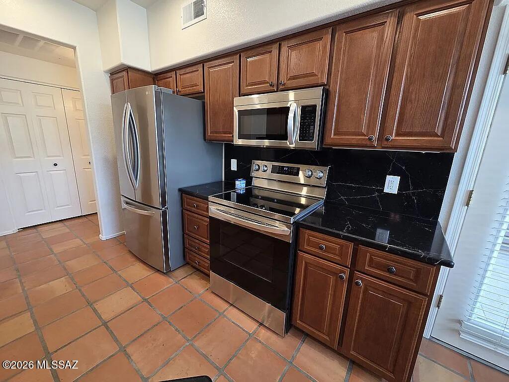 Pinnacle Canyon Condominium - Residential