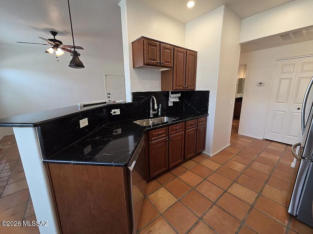 Pinnacle Canyon Condominium - Residential