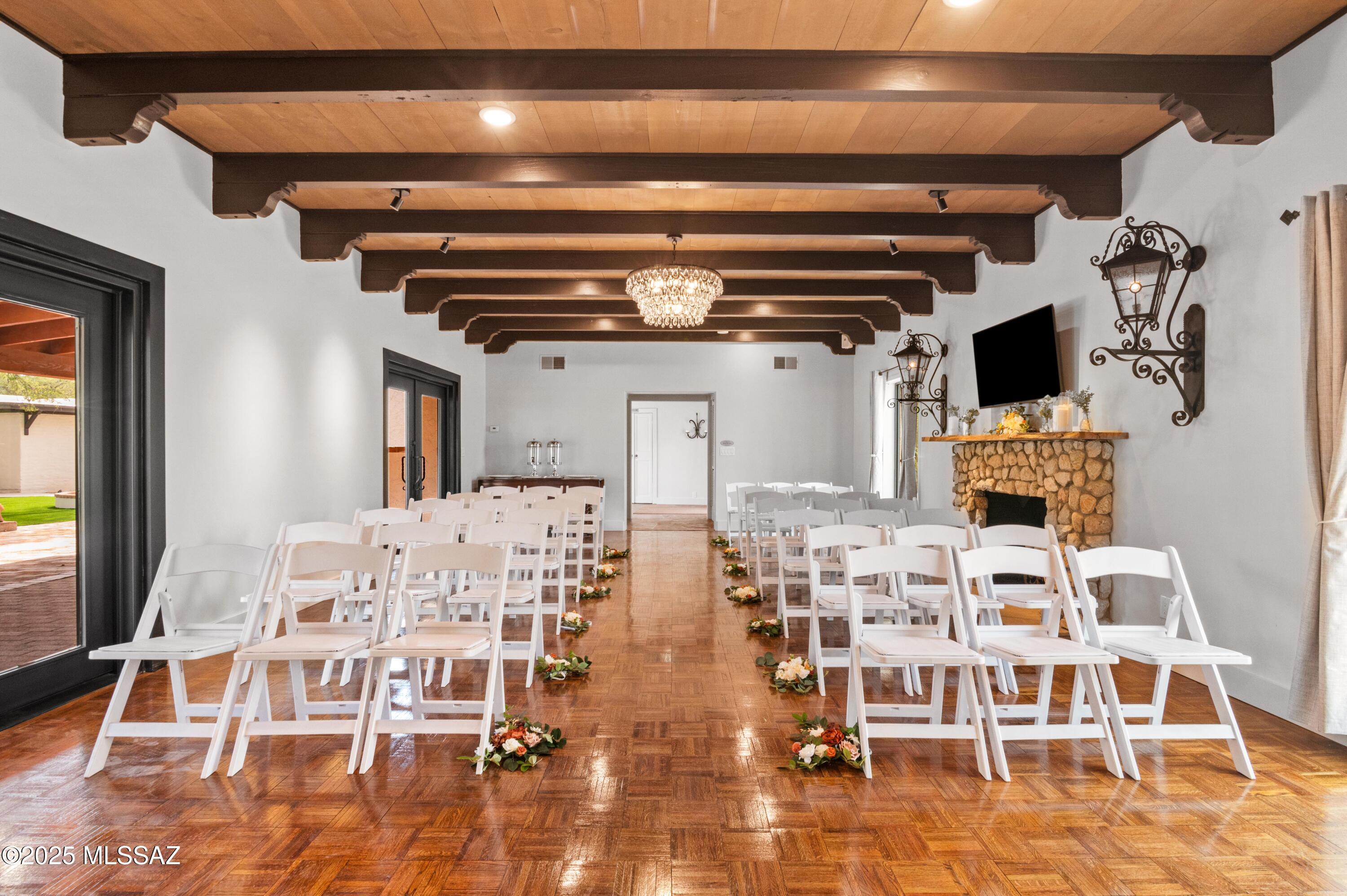 10700 E Tanque Verde Road