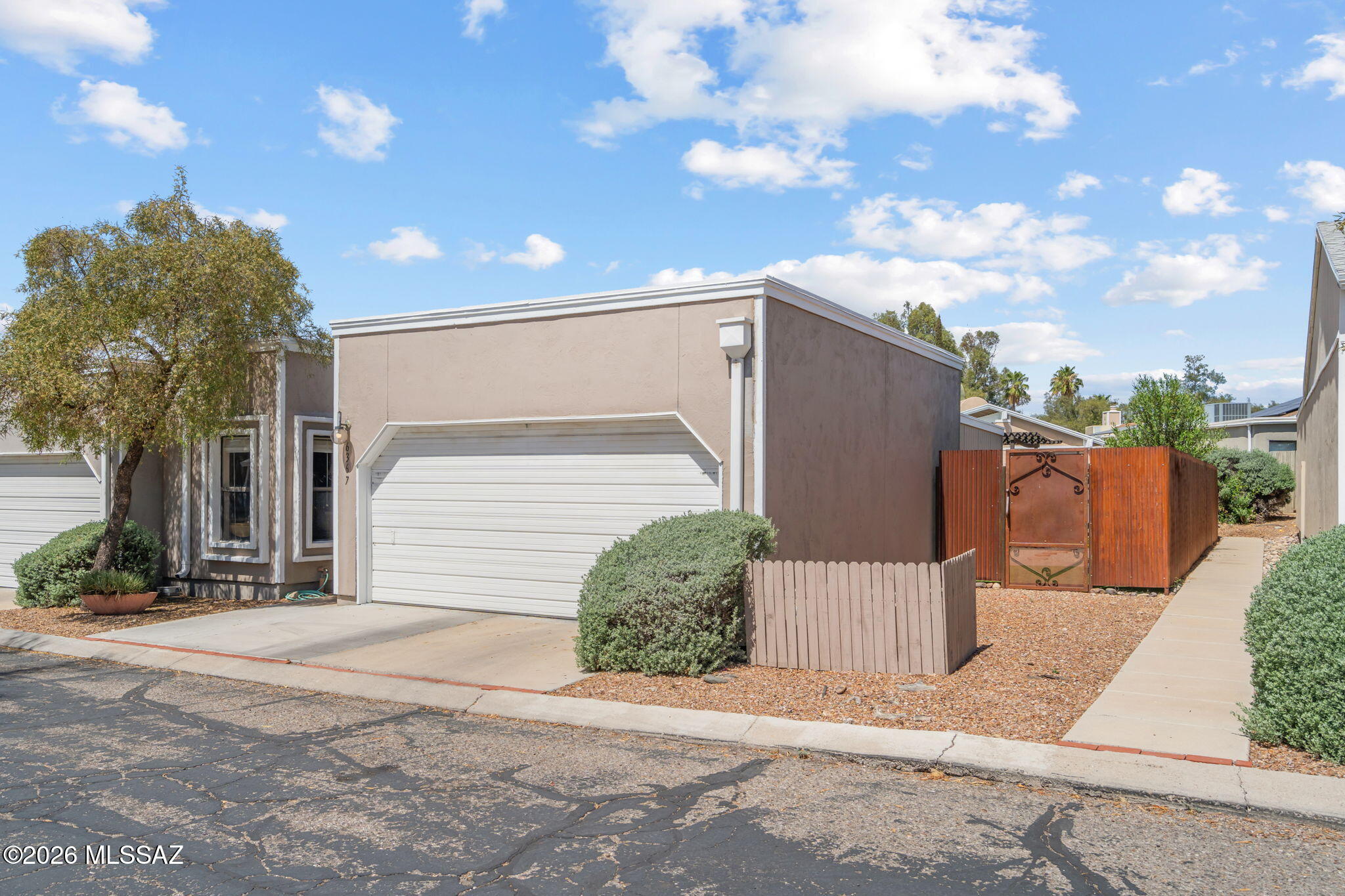 6367 N Willowhaven