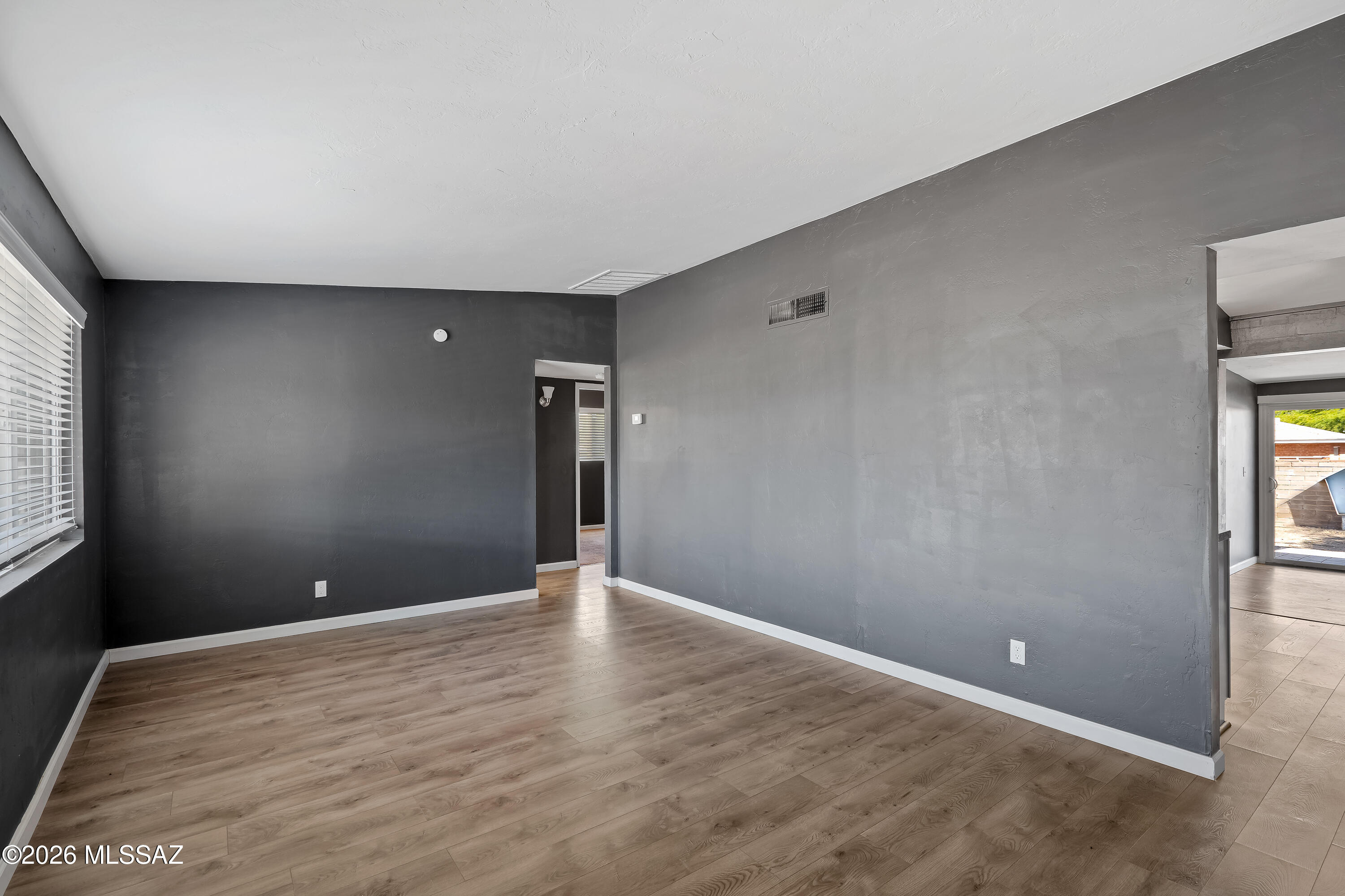 843 E Alturas Street