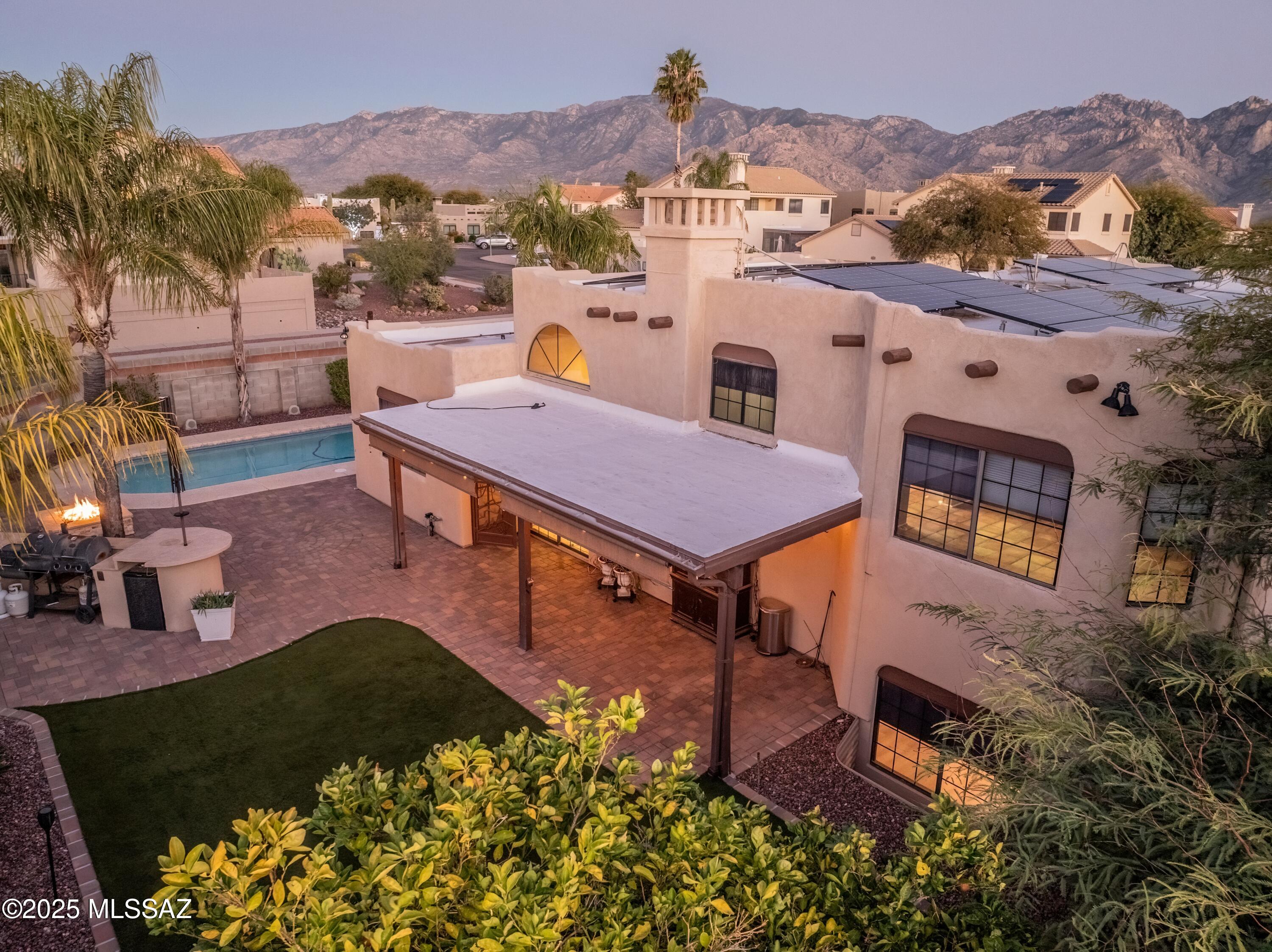 12831 N Meadview Way