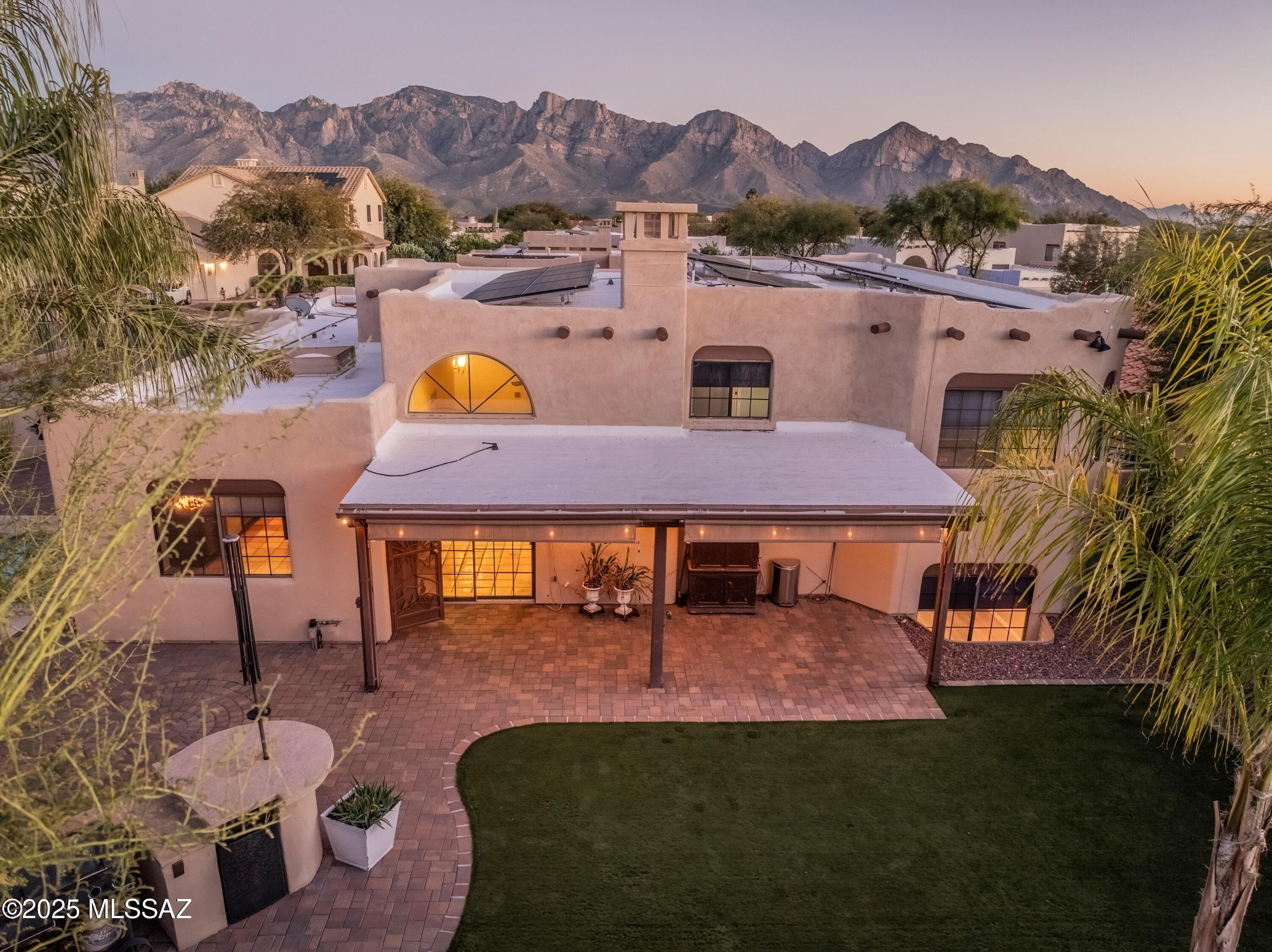 12831 N Meadview Way