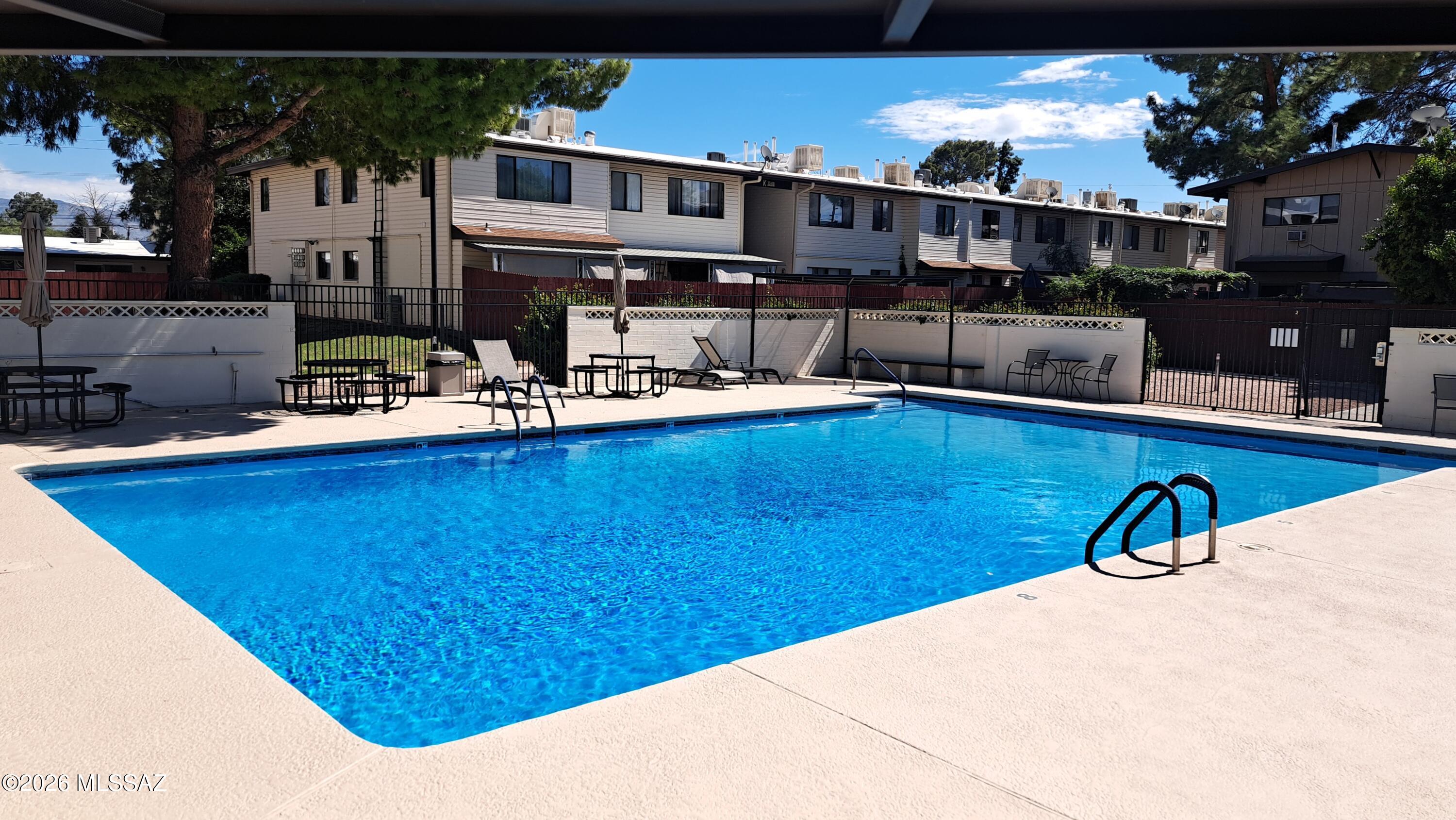 1318 S Avenida Polar F208