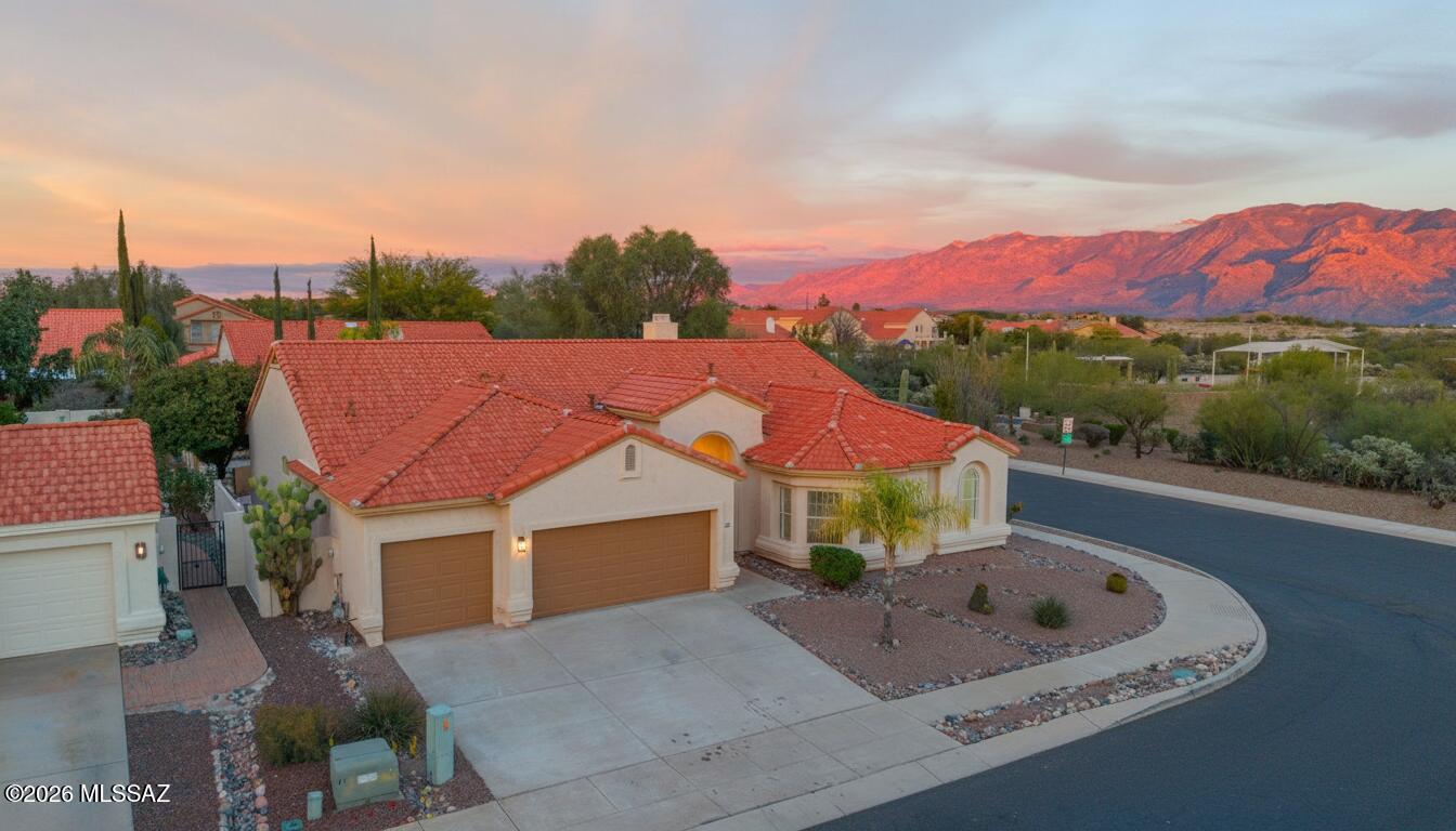 960 W Wheatgrass Place