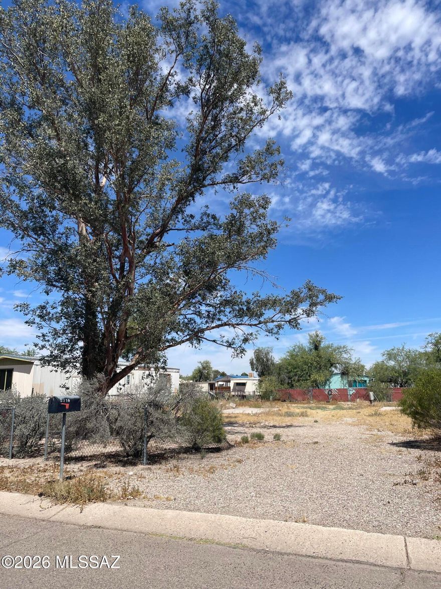 This .19-acre lot, is level, ideal for a manufactured home or new build. Essential utilities at the lot, including water, electricity, gas, and sewer. Located on a paved road with easy access to major highways, schools, shopping, and parks. No HOA. North/South orientation.
Cash only or Seller may consider carryback financing with 20% down.
