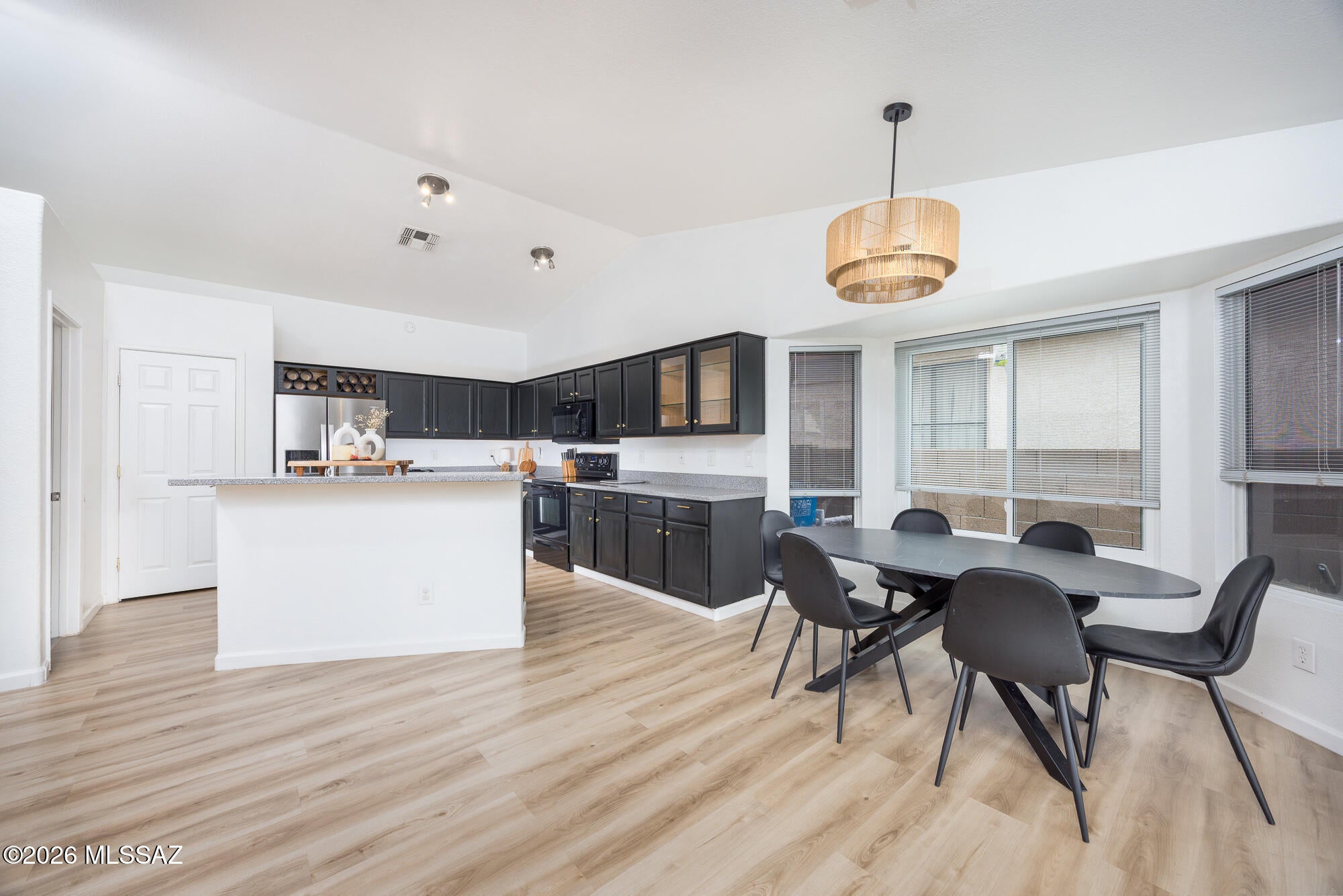 2531 W Camino Del Deseo