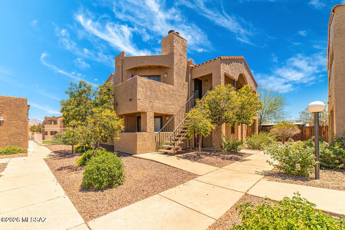 1745 E Glenn Street 121