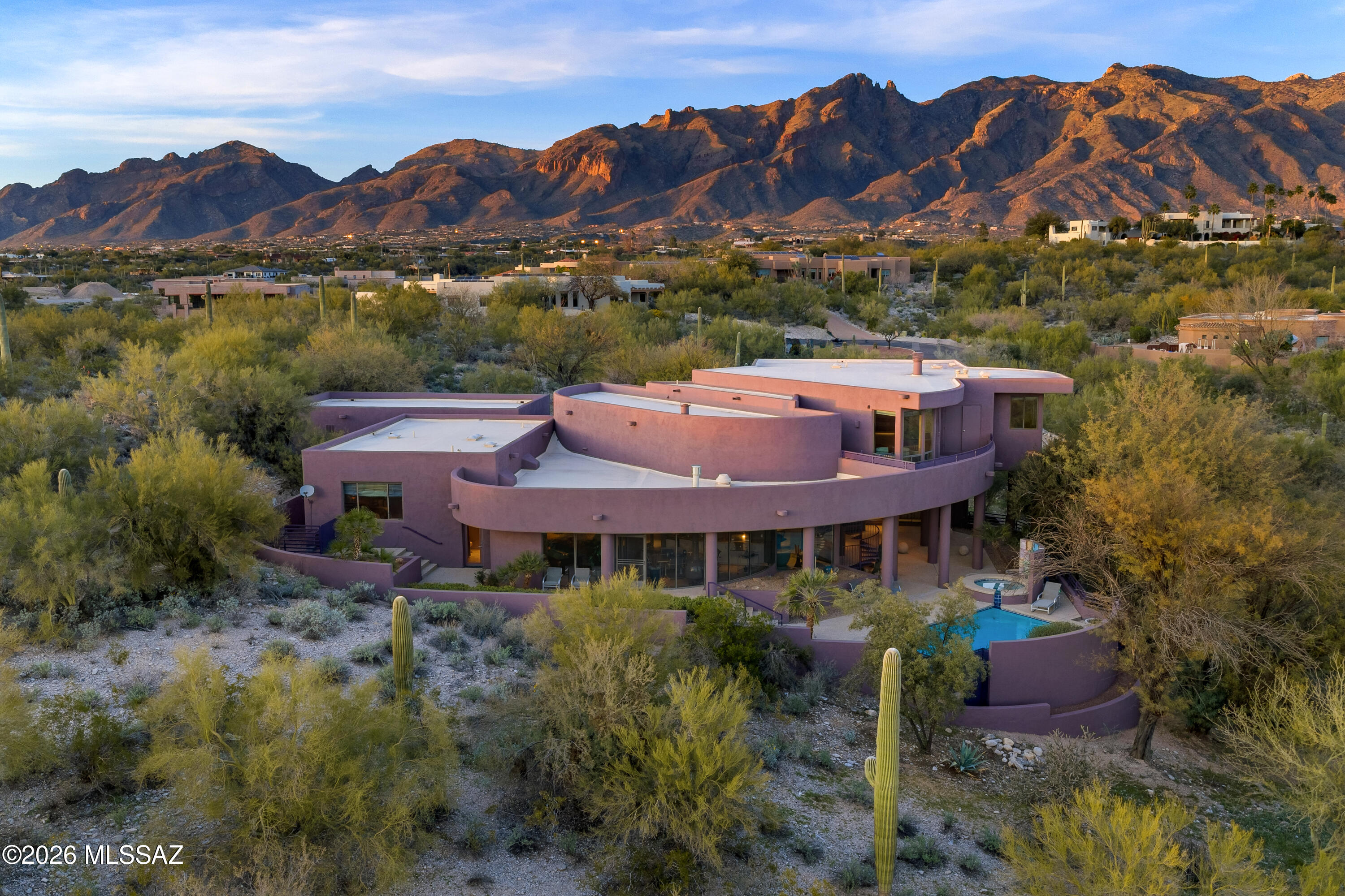 5091 N Corte De Catalonia