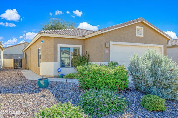 1085 S FLORAL RIDGE WAY, TUCSON, AZ 85710 - Image e45bfc3d57bb92dc3b7aebb87b0ca8bb/1397306649