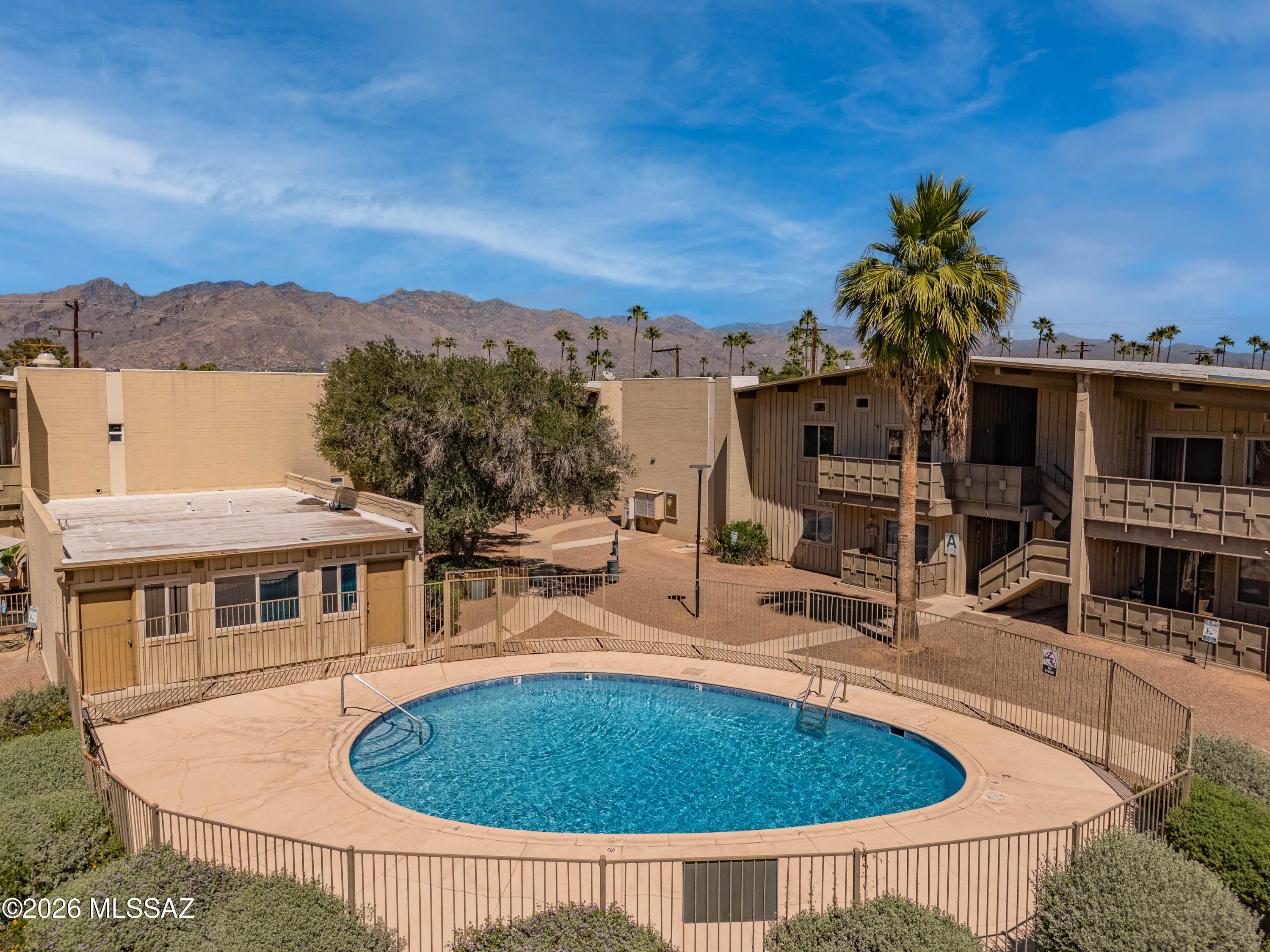 2525 N Alvernon Way UNIT B1