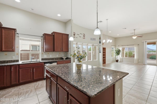 8767 W CADWELL WAY, MARANA, AZ 85653 - Image e52d7c1d233c715c2aaa2df4e17c36d0/3361577268