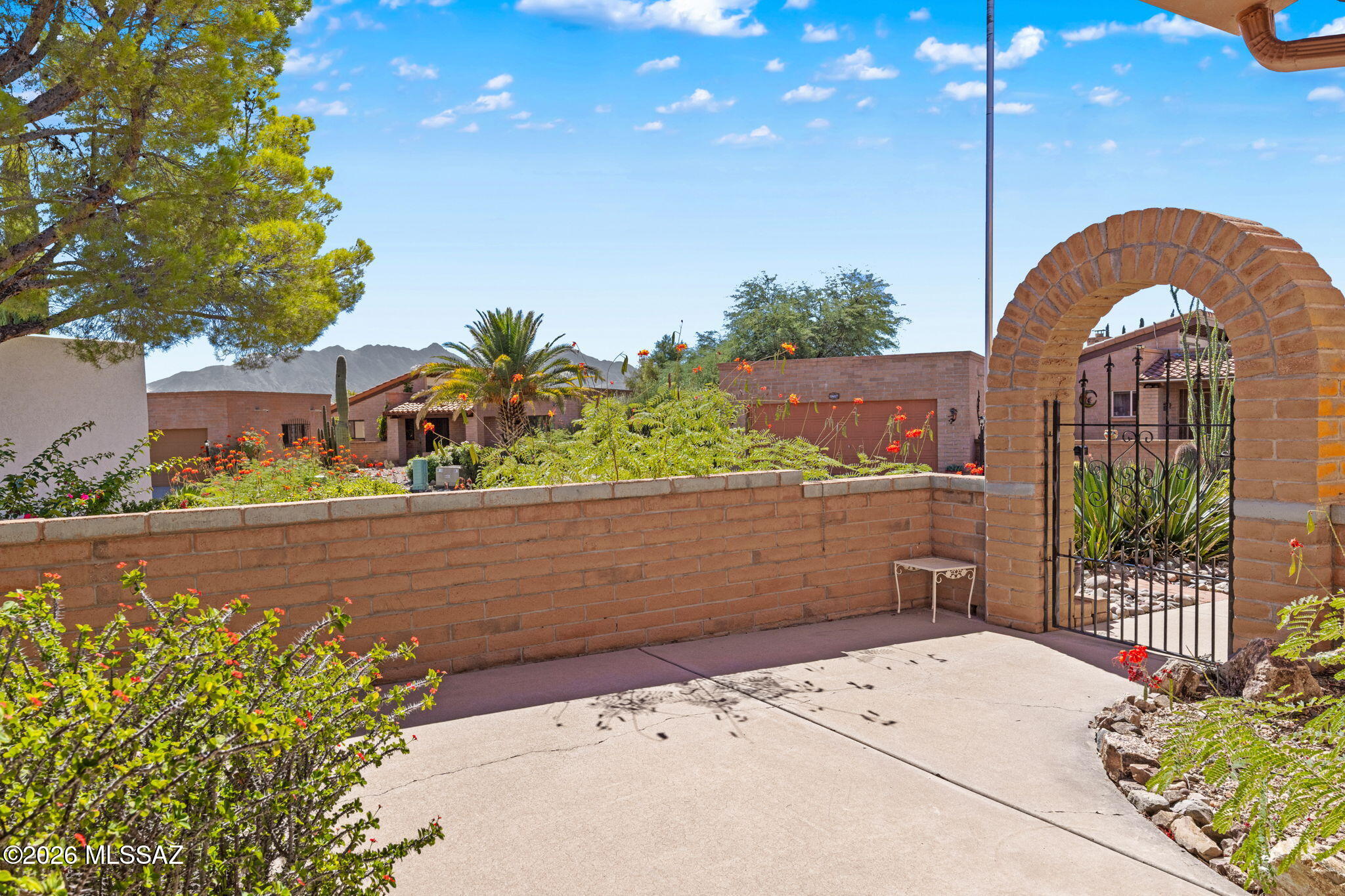 1618 W Calle Hacienda