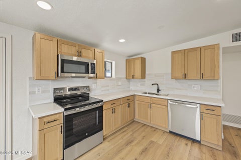 Photo of 2518 S Del Valle, Tucson, AZ 85711 (MLS # 22622892)