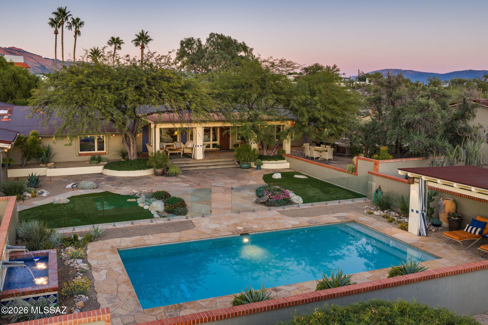 4925 N La Lomita